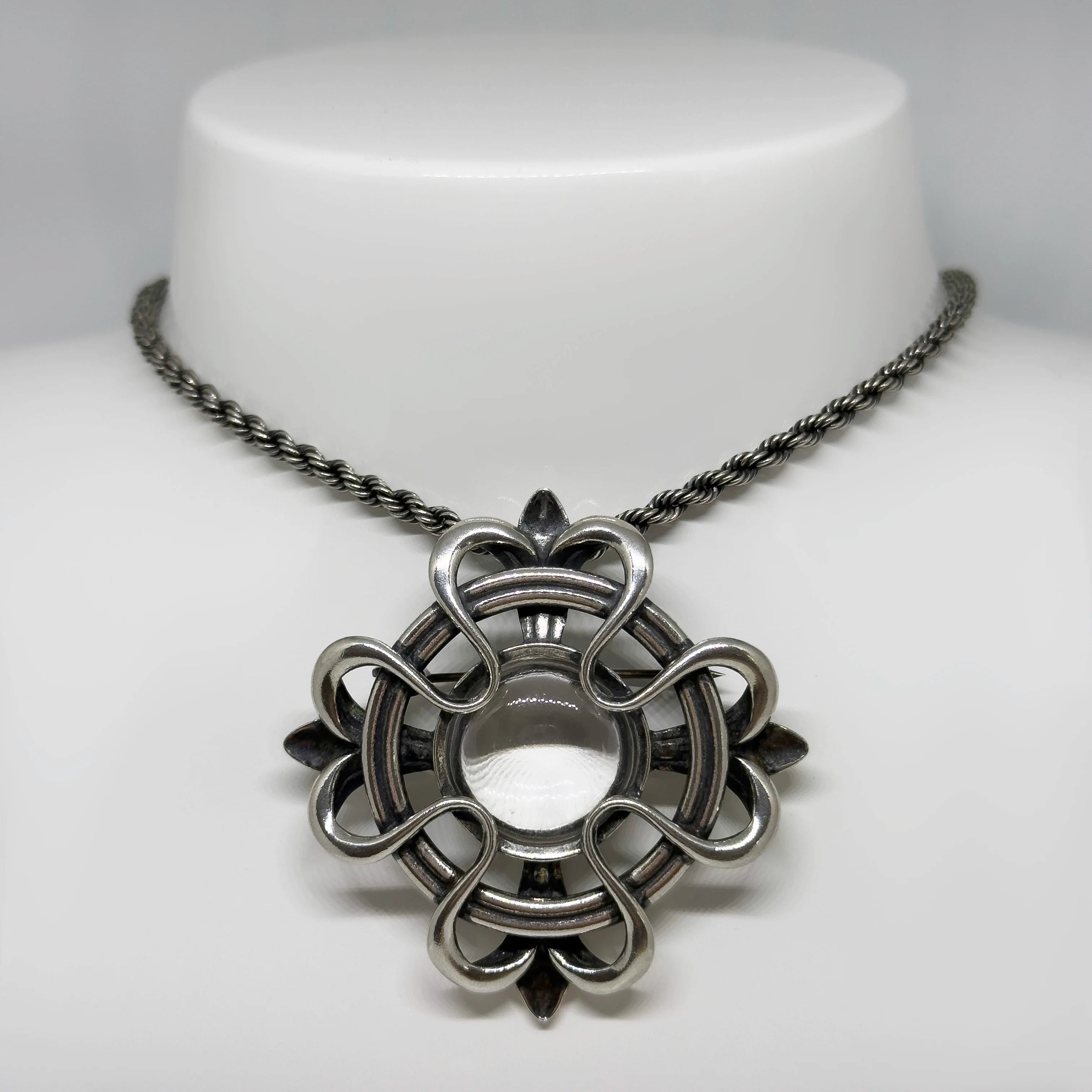 Vintage kaulakorut