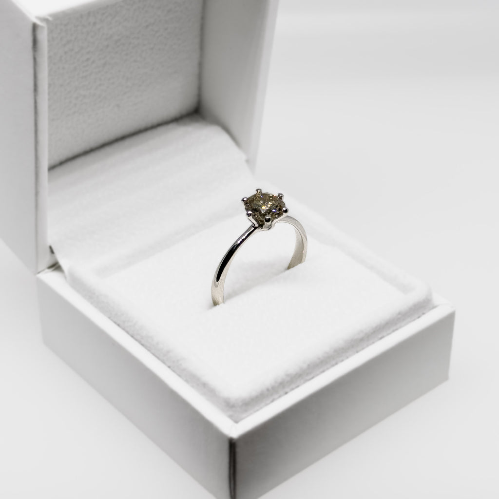 14k valkokultainen 1.04ct Timanttisormus