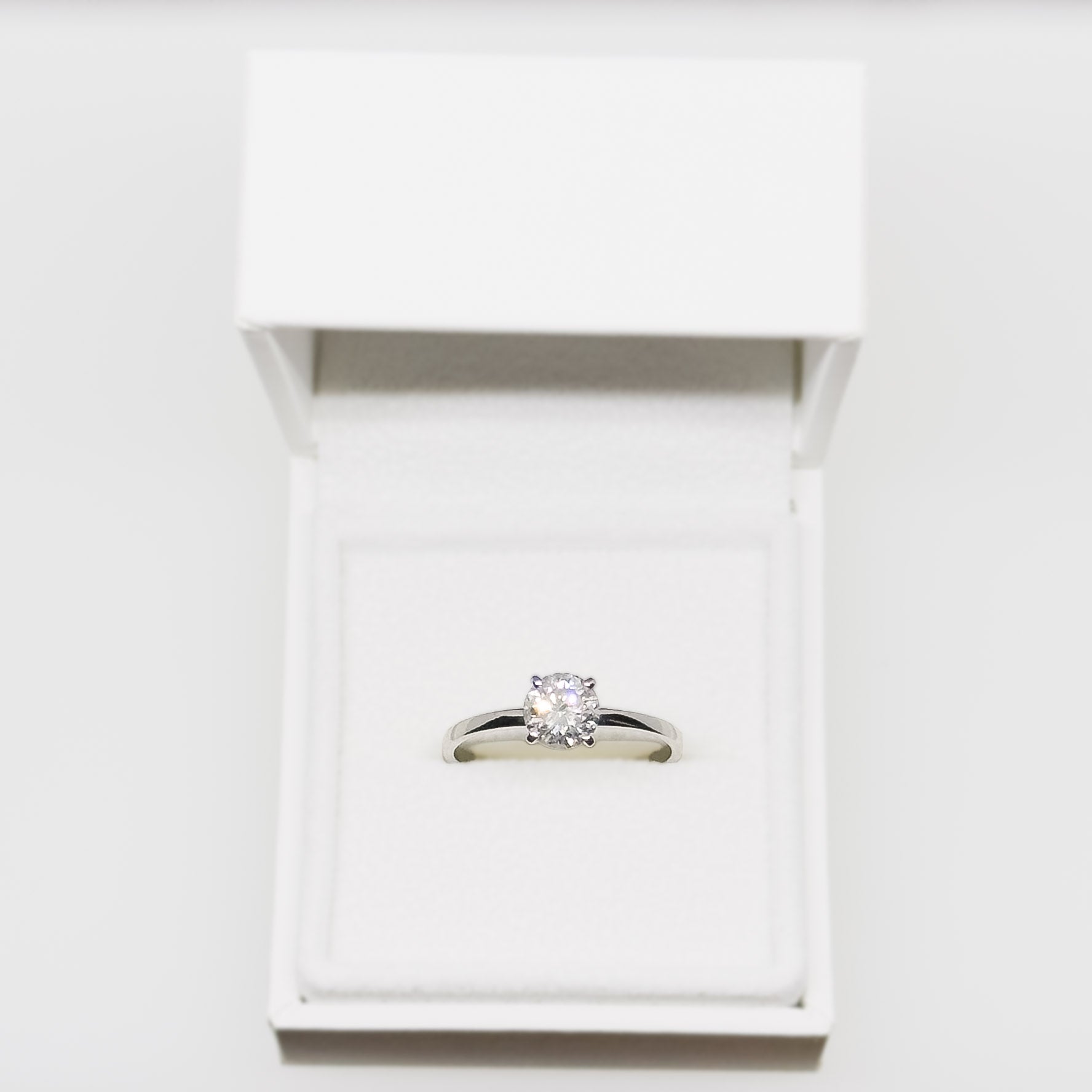 14k valkokultainen 1,02ct Timanttisormus