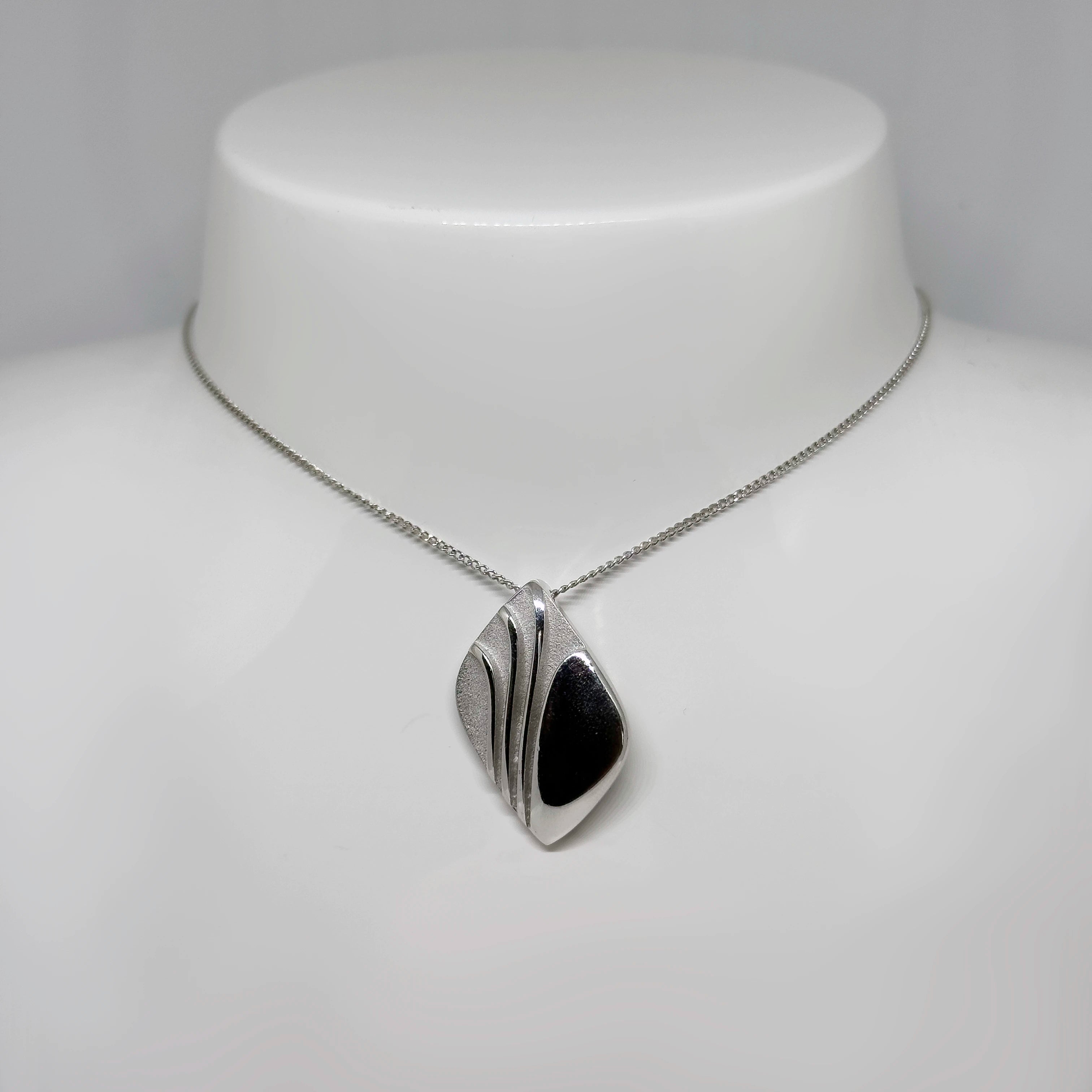 Assi Arnimaa silver Vellamo necklace