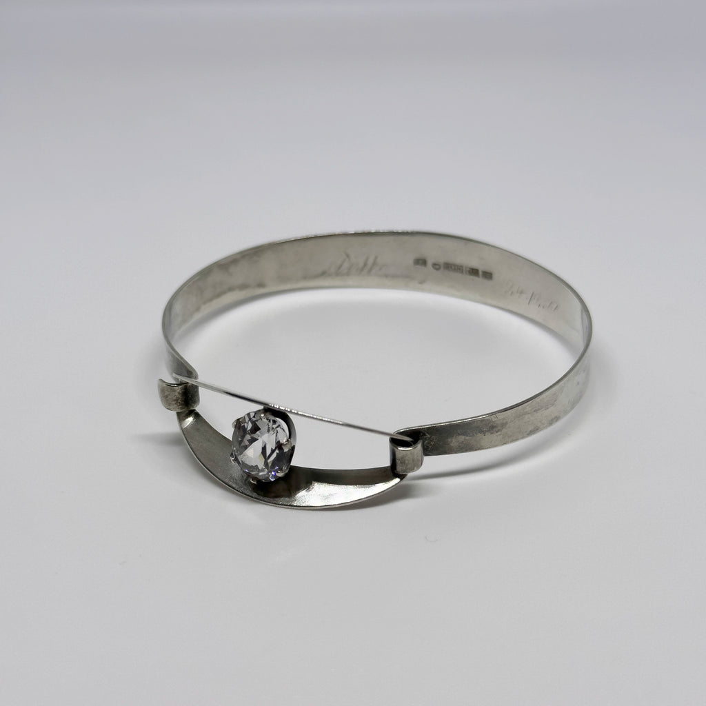 Janne Jouko hopeinen Vuorikristalli rannekoru