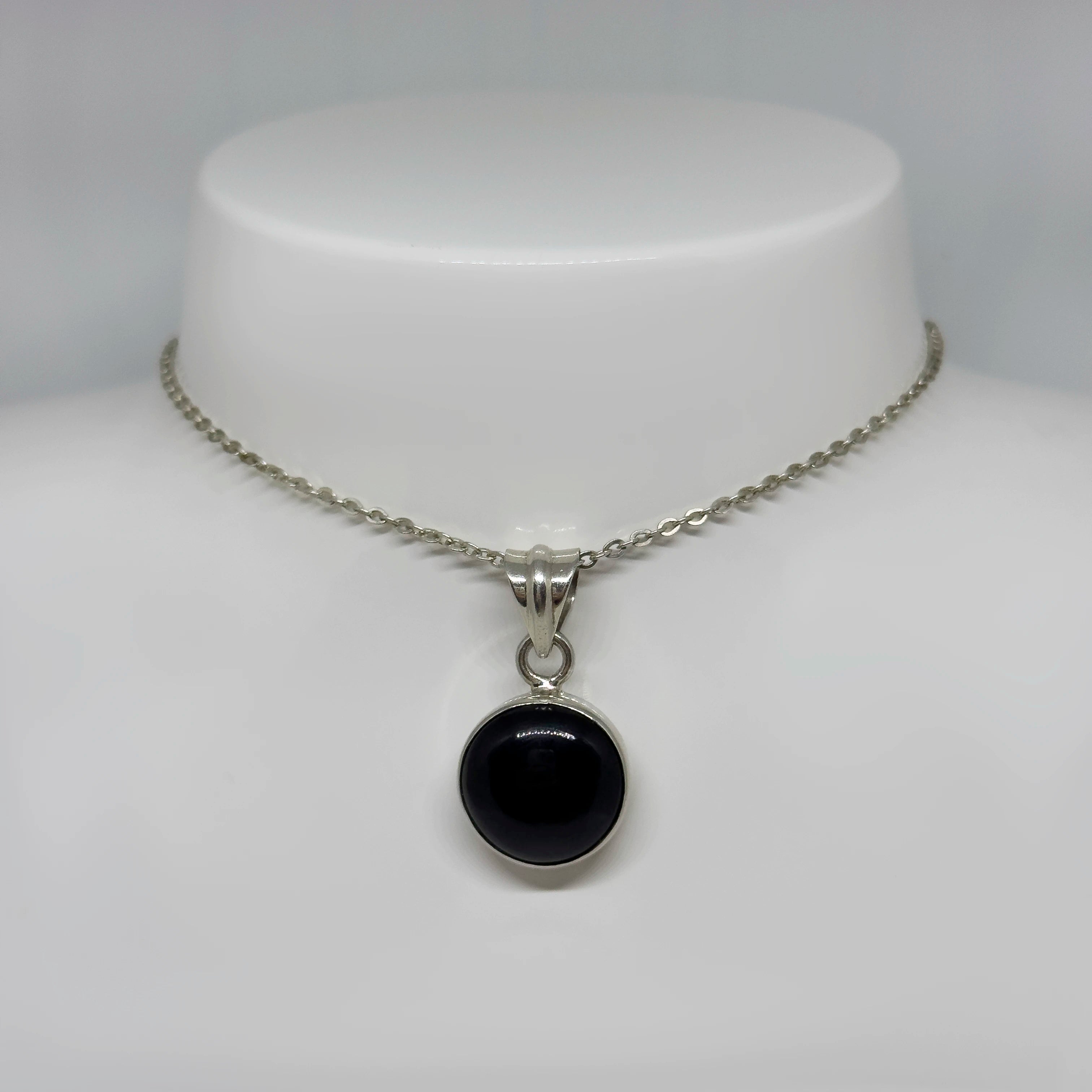 Hopeinen Onyx riipus