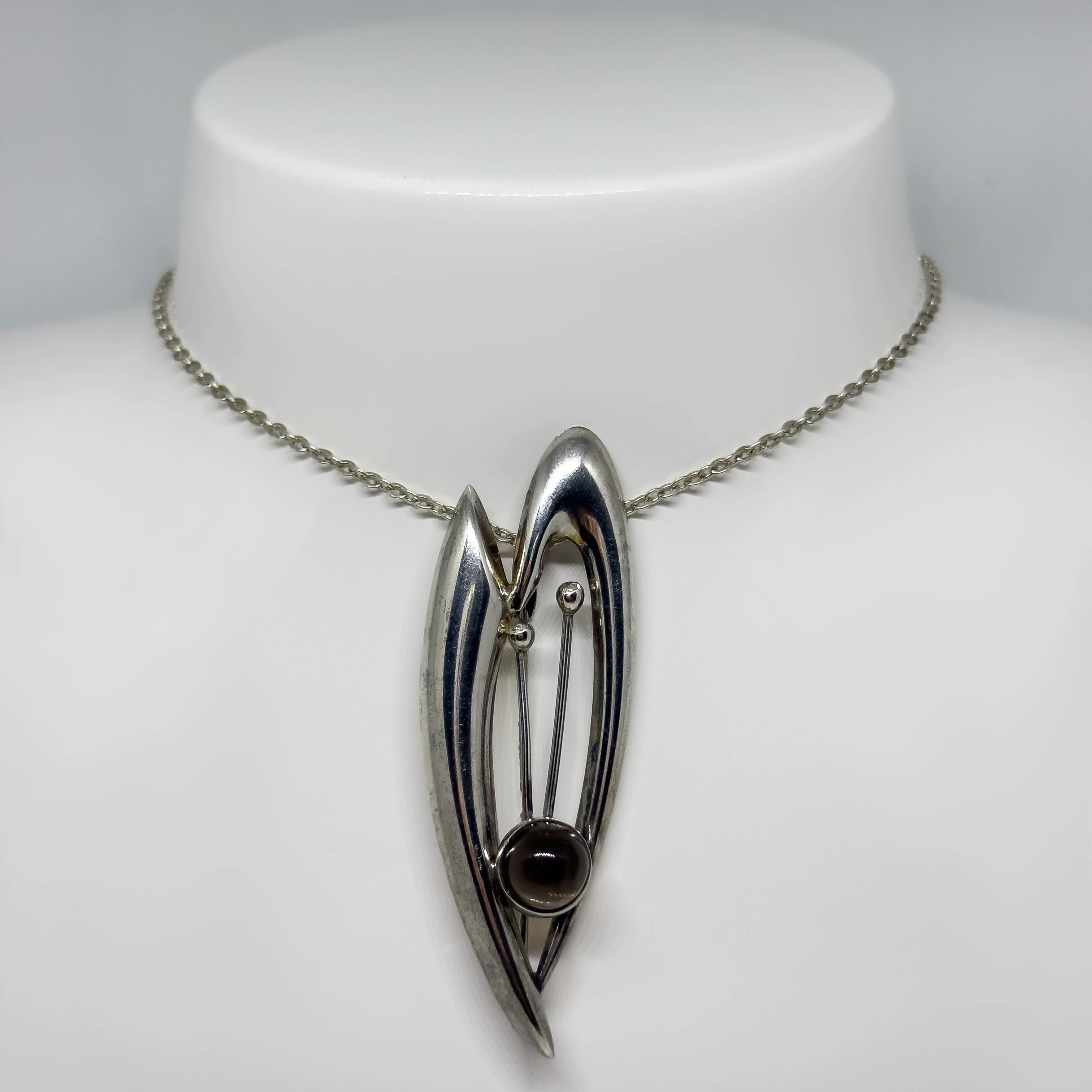 Salovaara hopeinen Savukvartsi riipus/rintakoru