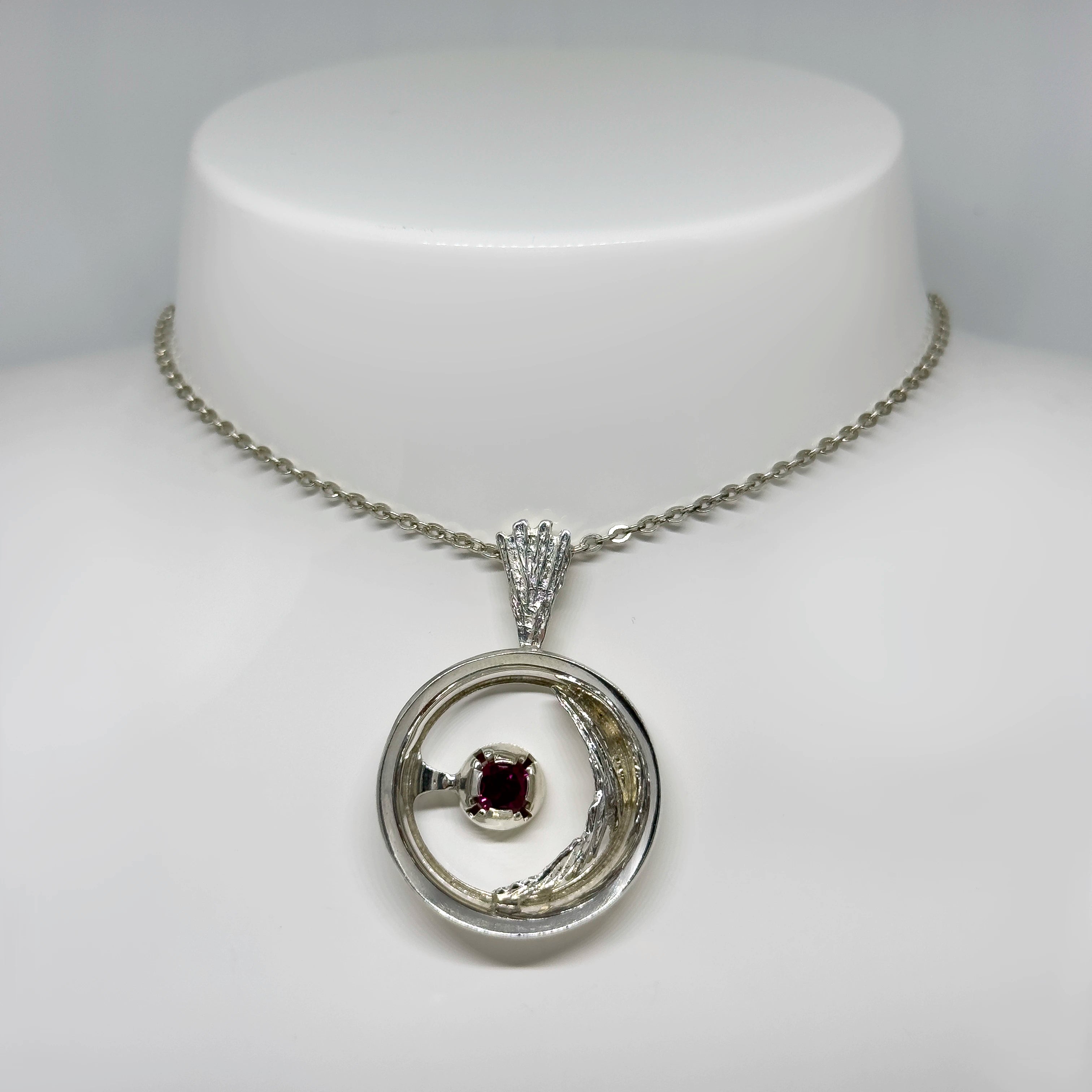 Martti Viikinniemi hopeinen Zirkonia riipus