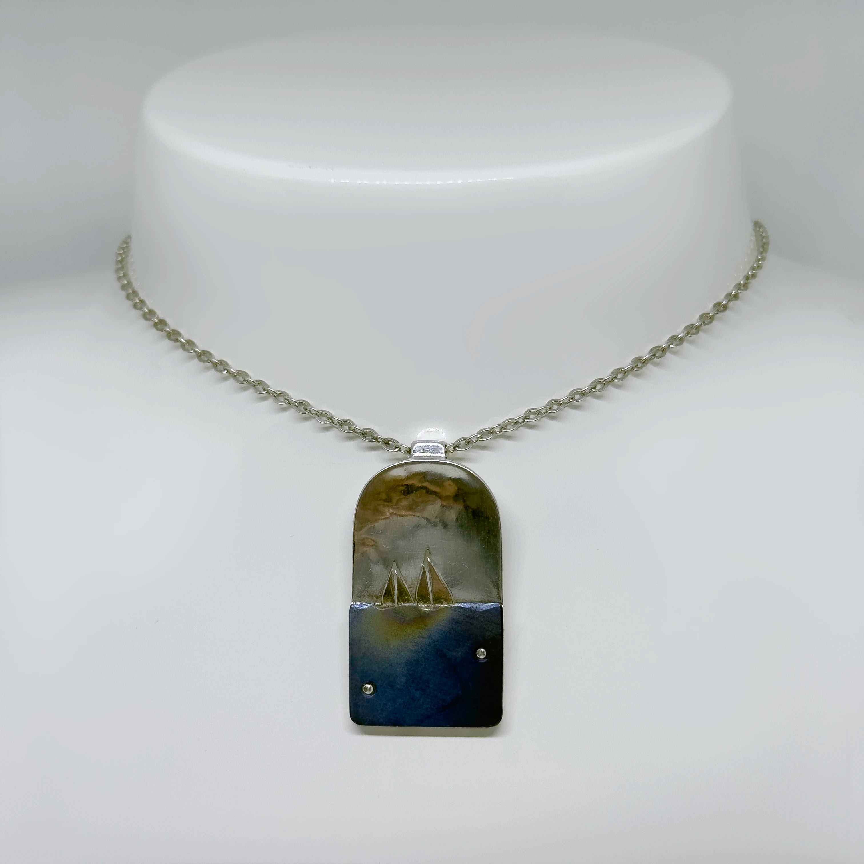 Jansson & Janger hopeinen Purjevene riipus