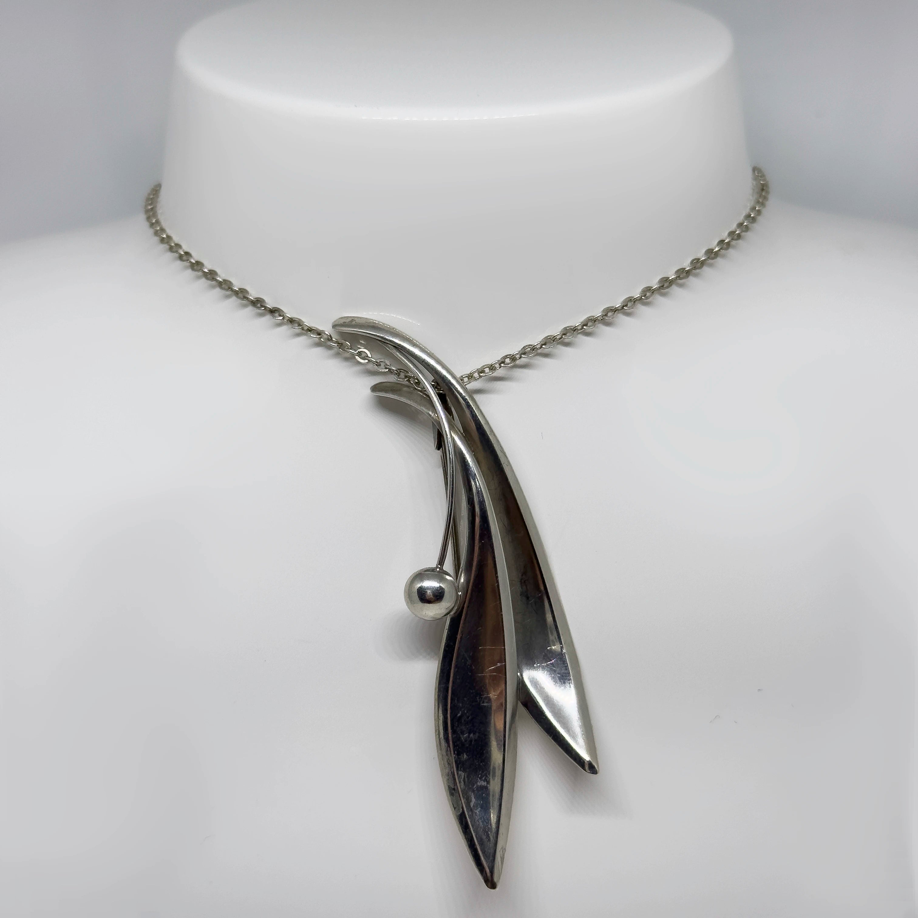 Elis Kauppi hopeinen riipus/rintakoru