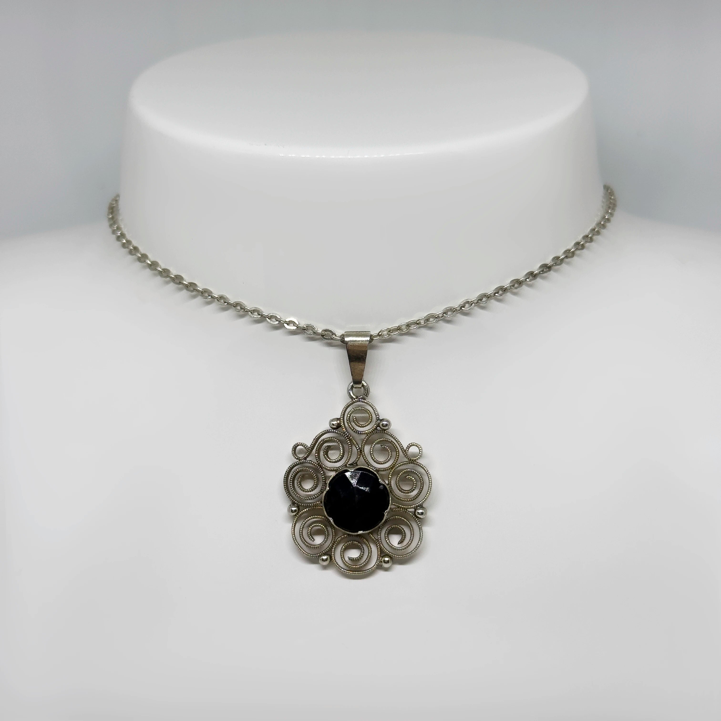 Kullattu hopeinen Zirkonia riipus