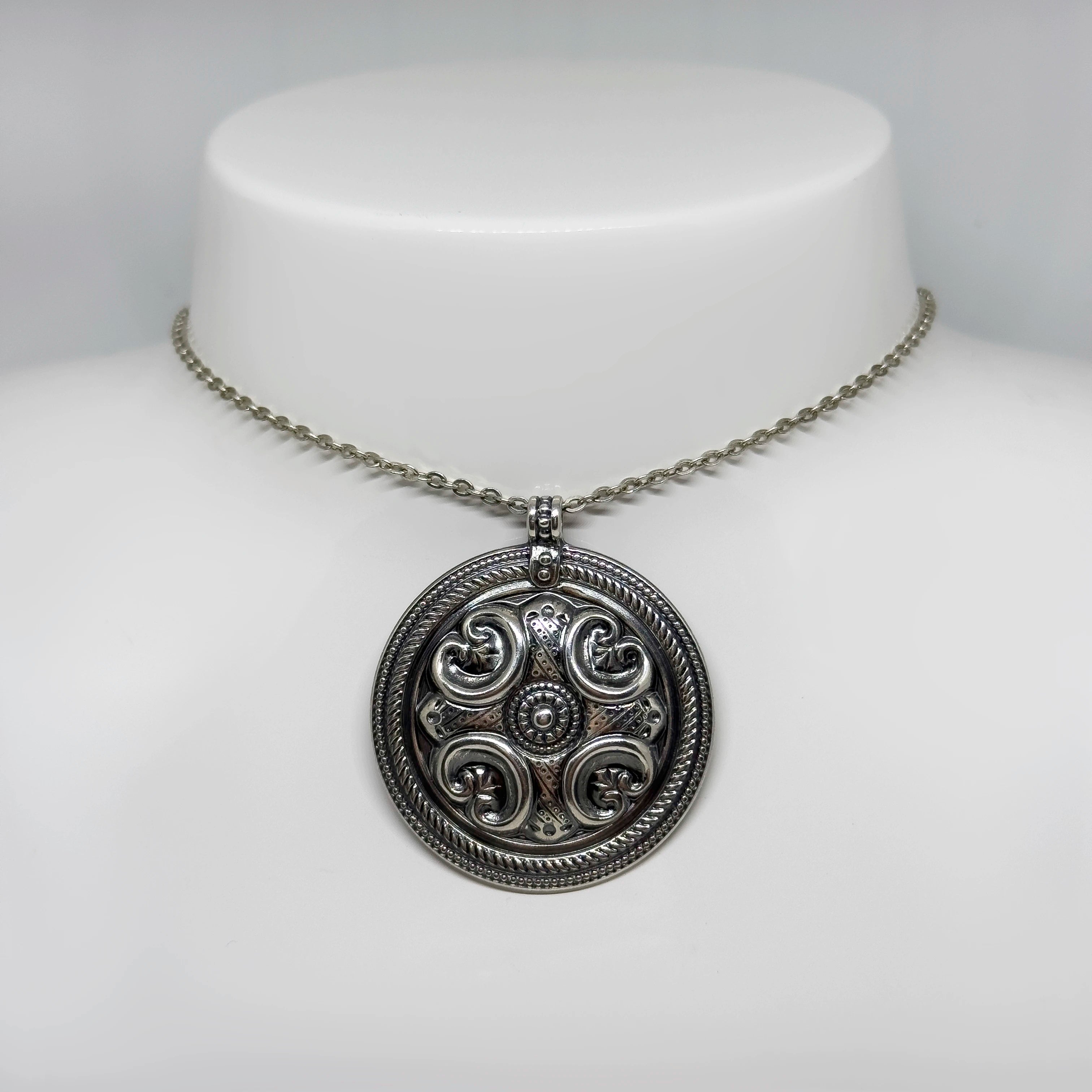 Kalevala Koru hopeinen Räisälän riipus