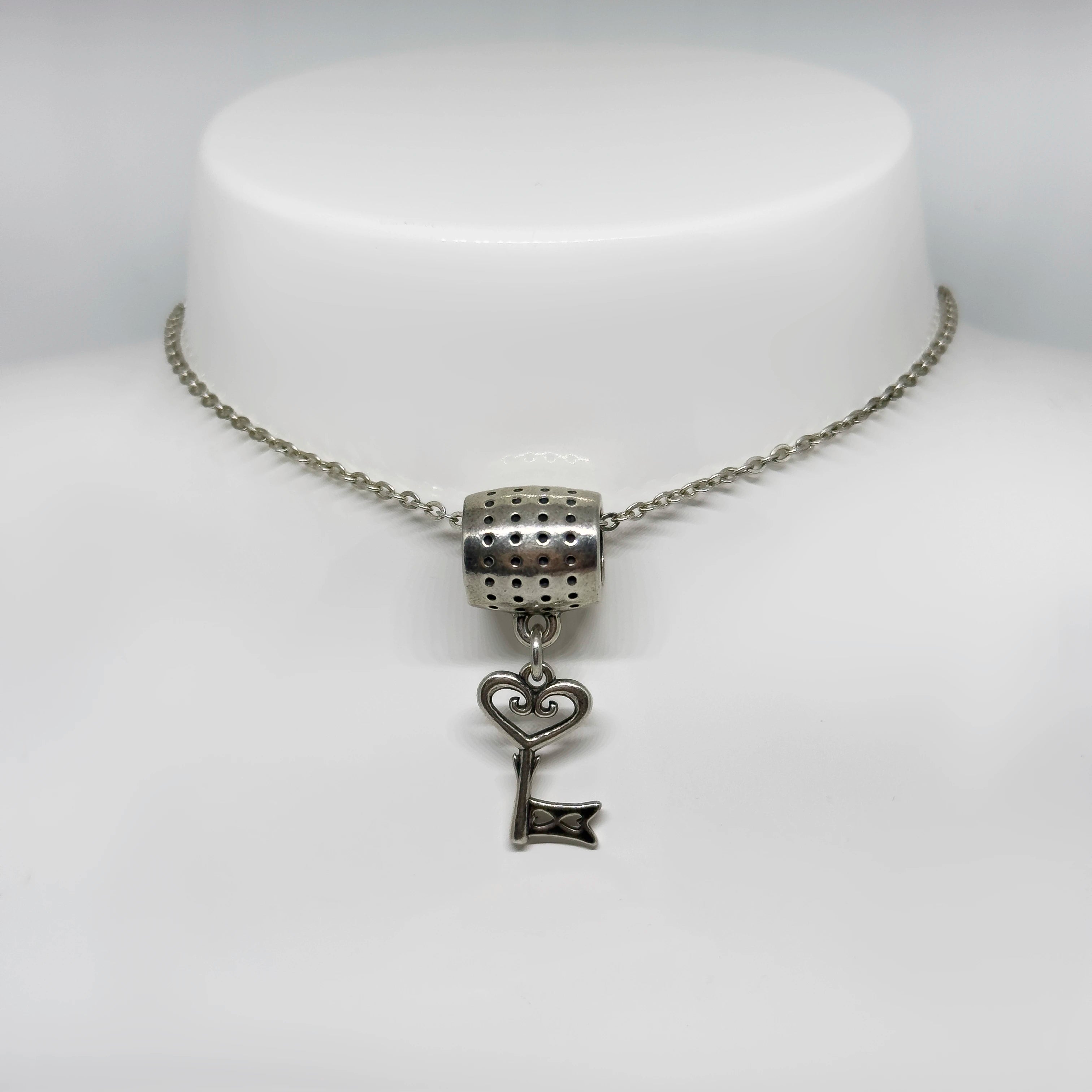 Kalevala Koru hopeinen Avain hela