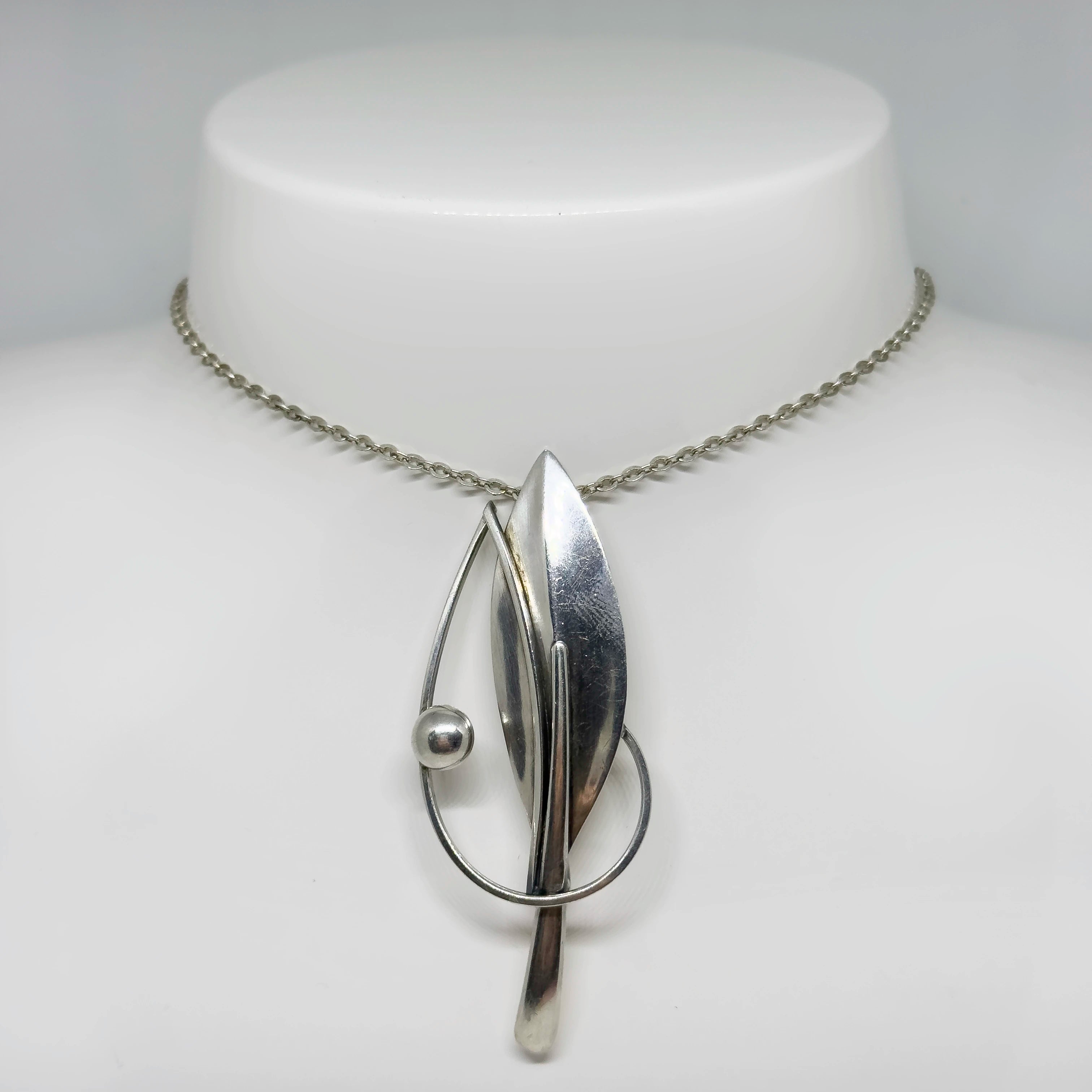 Elis Kauppi hopeinen riipus/rintakoru