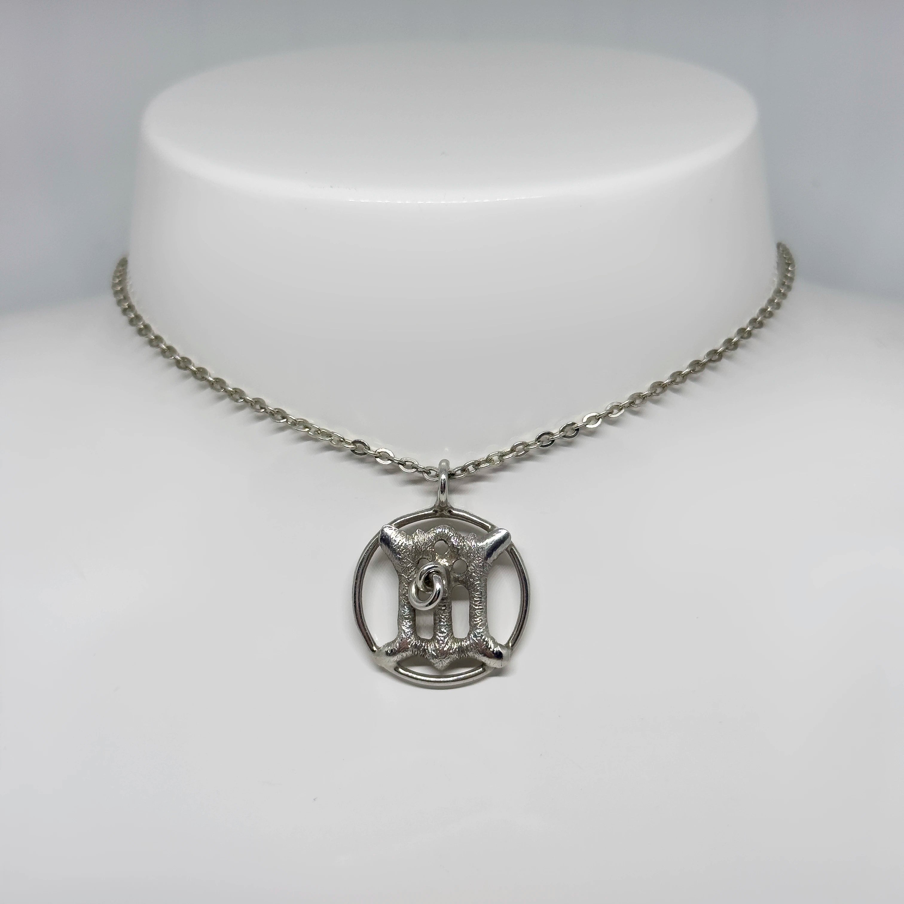 Kotapaja hopeinen Neitsyt Maria riipus