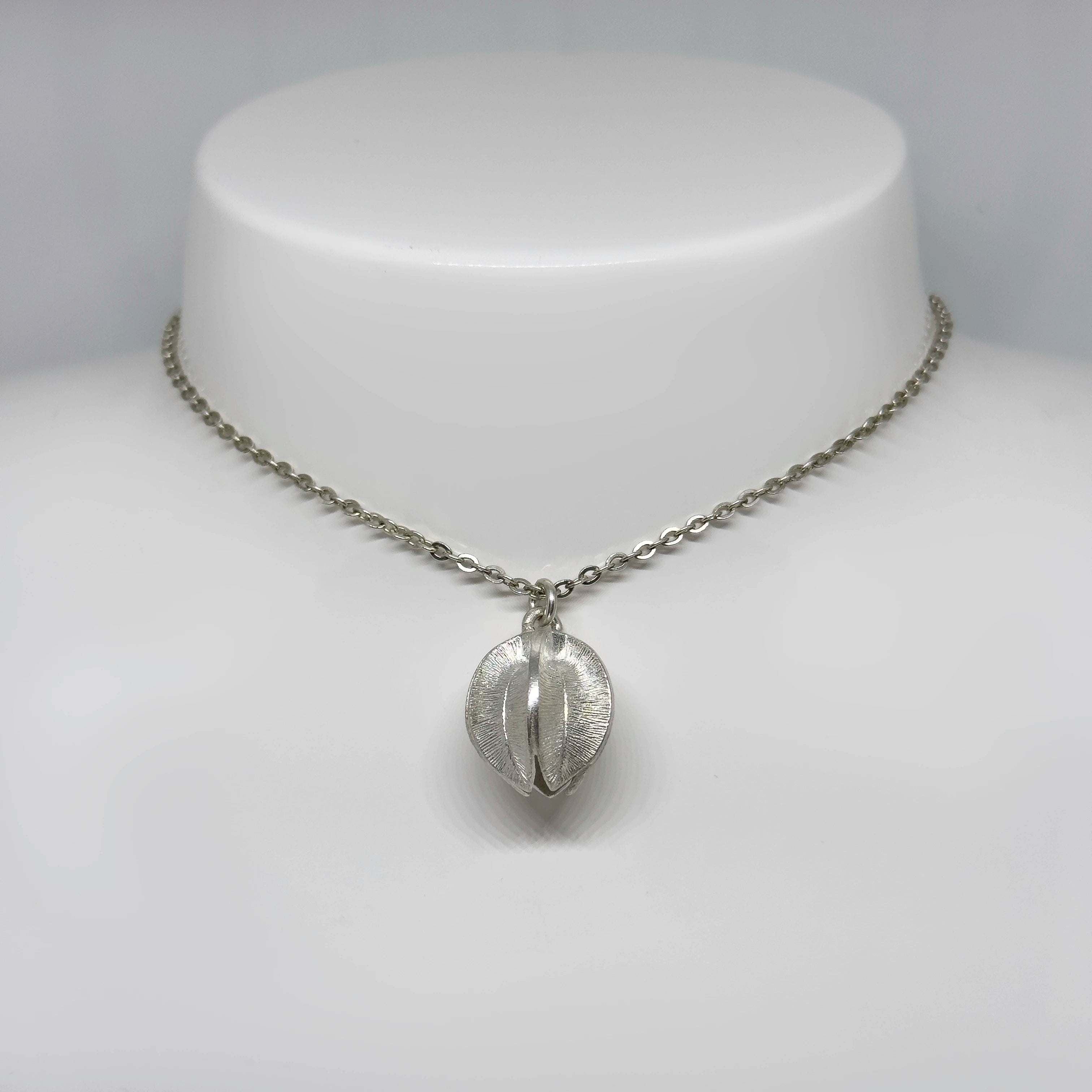 Kalevala Koru hopeinen Lumikukka riipus