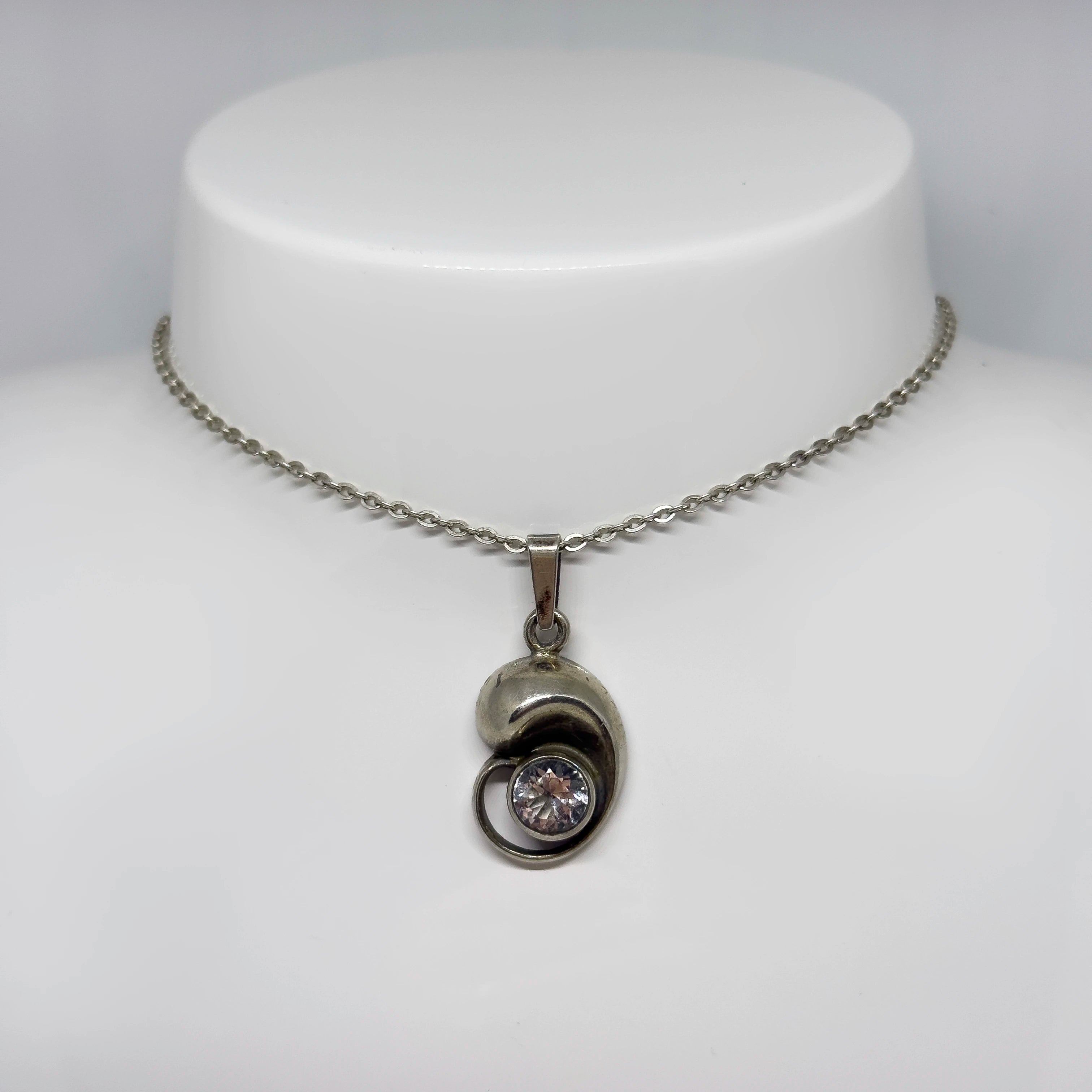 Karl Laine hopeinen Vuorikristalli riipus