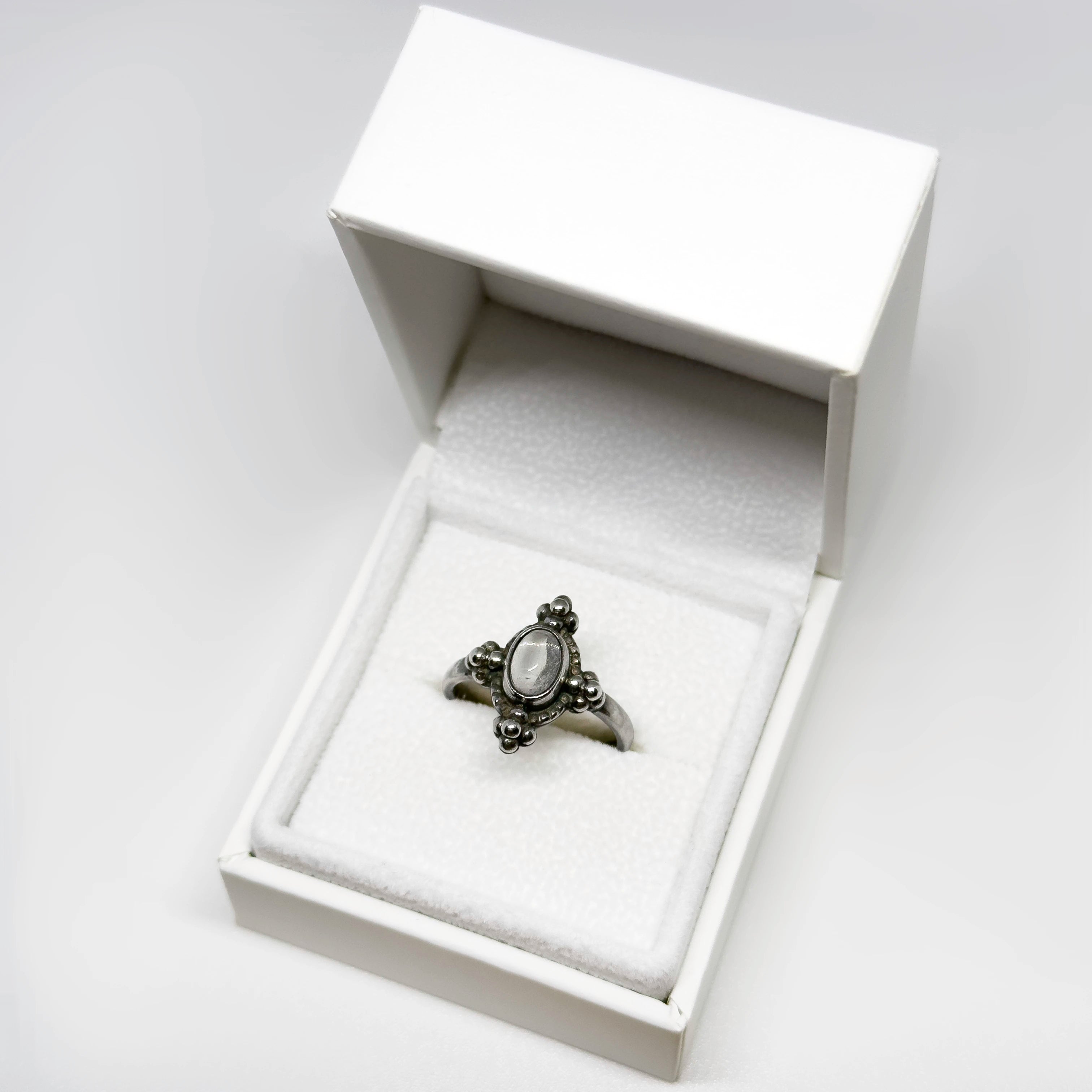 Kalevala Koru hopeinen Kiviaarteistoa sormus, koko 17-