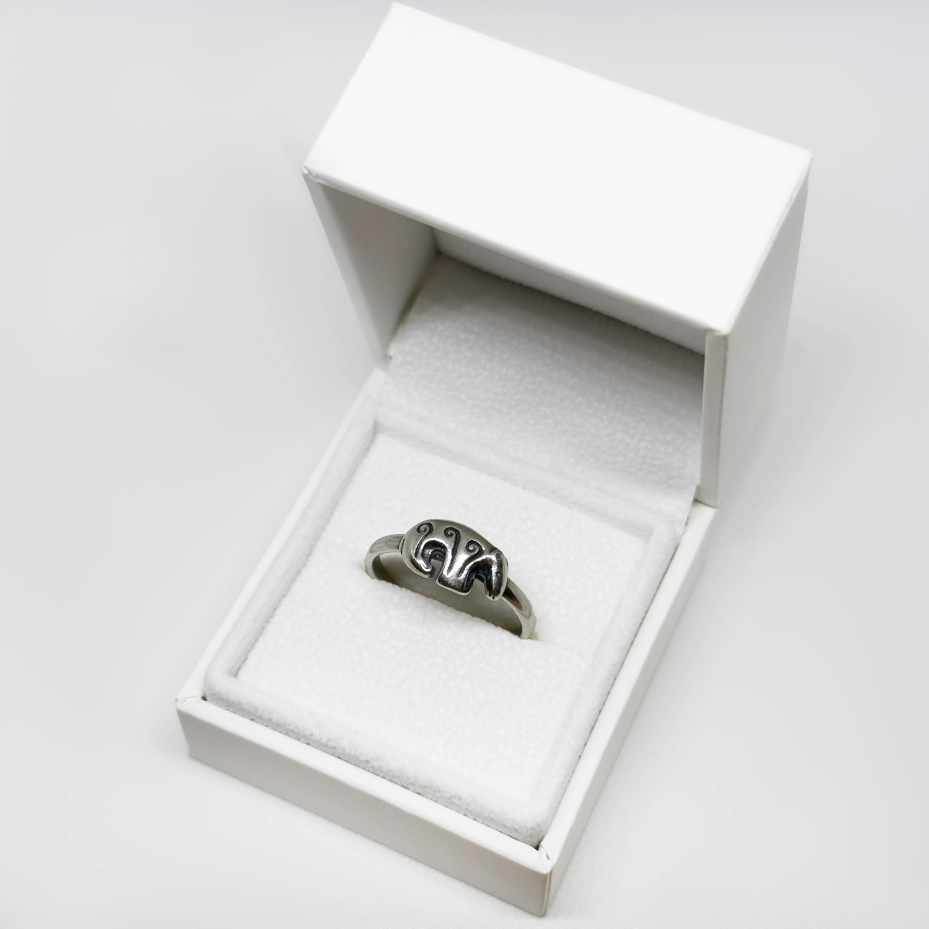 Kalevala Koru hopeinen Kalevankarhu sormus, koko 19