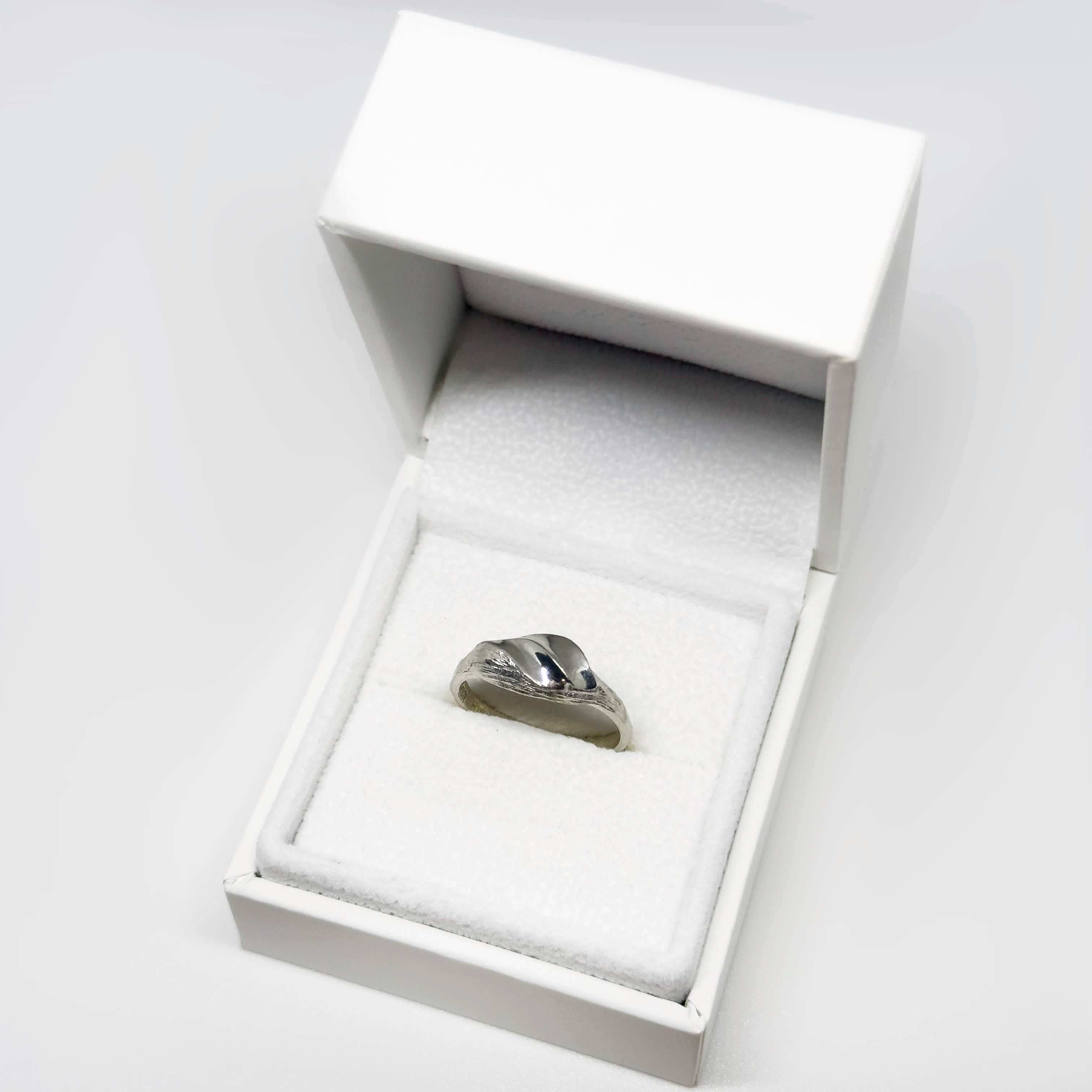 Matti Hyvärinen hopeinen sormus, koko 16+