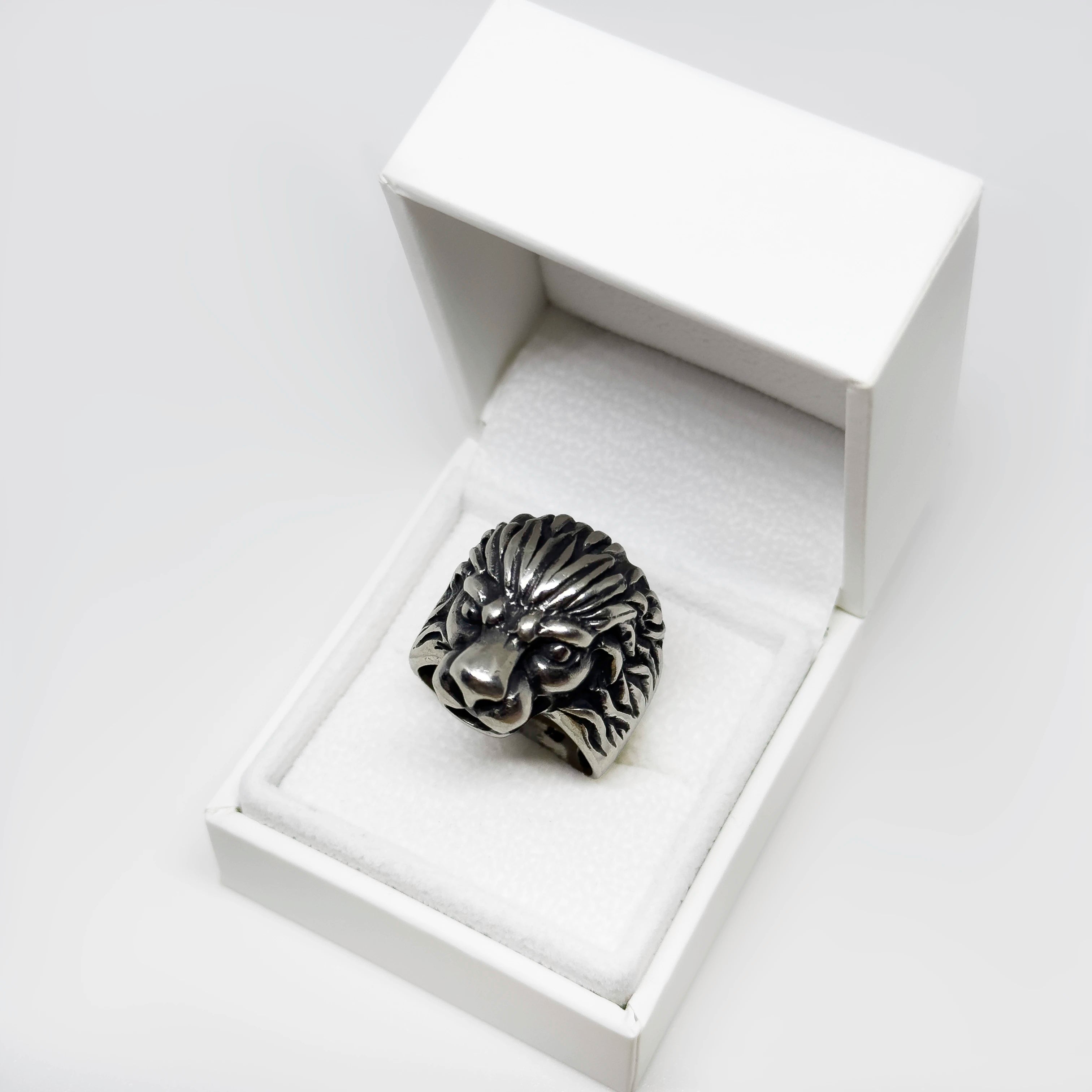 Hopeinen Leijona sormus, koko 19.5