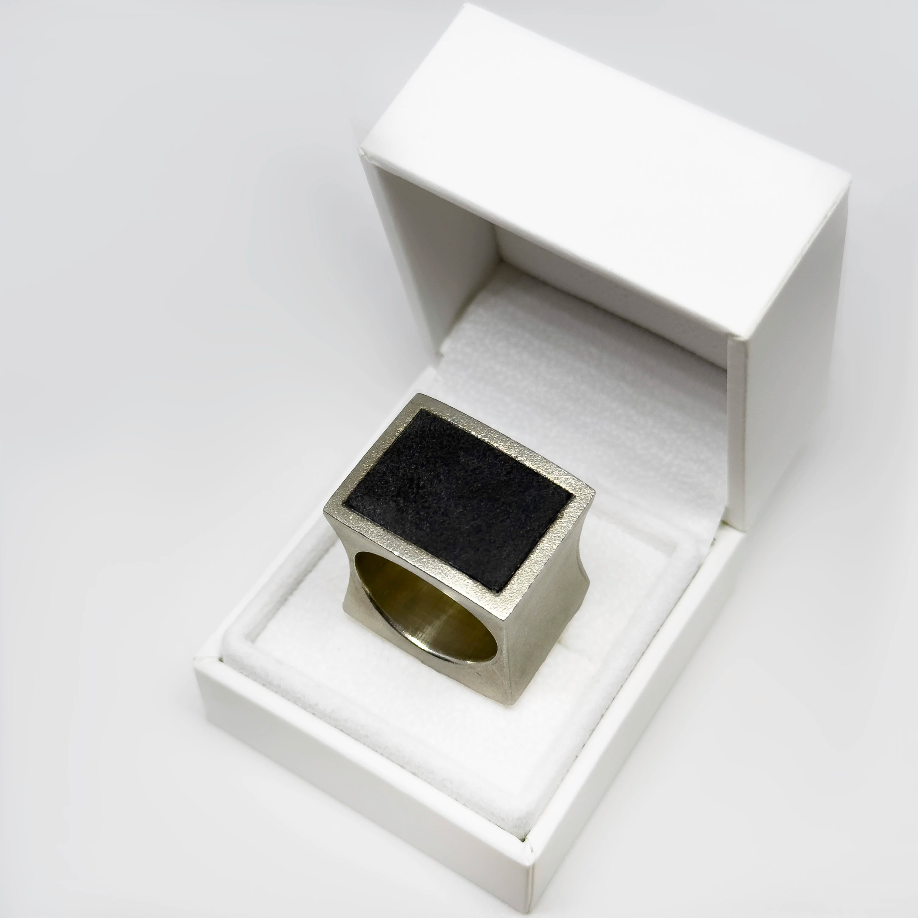 KIKKO hopeinen sormus, koko 18.5