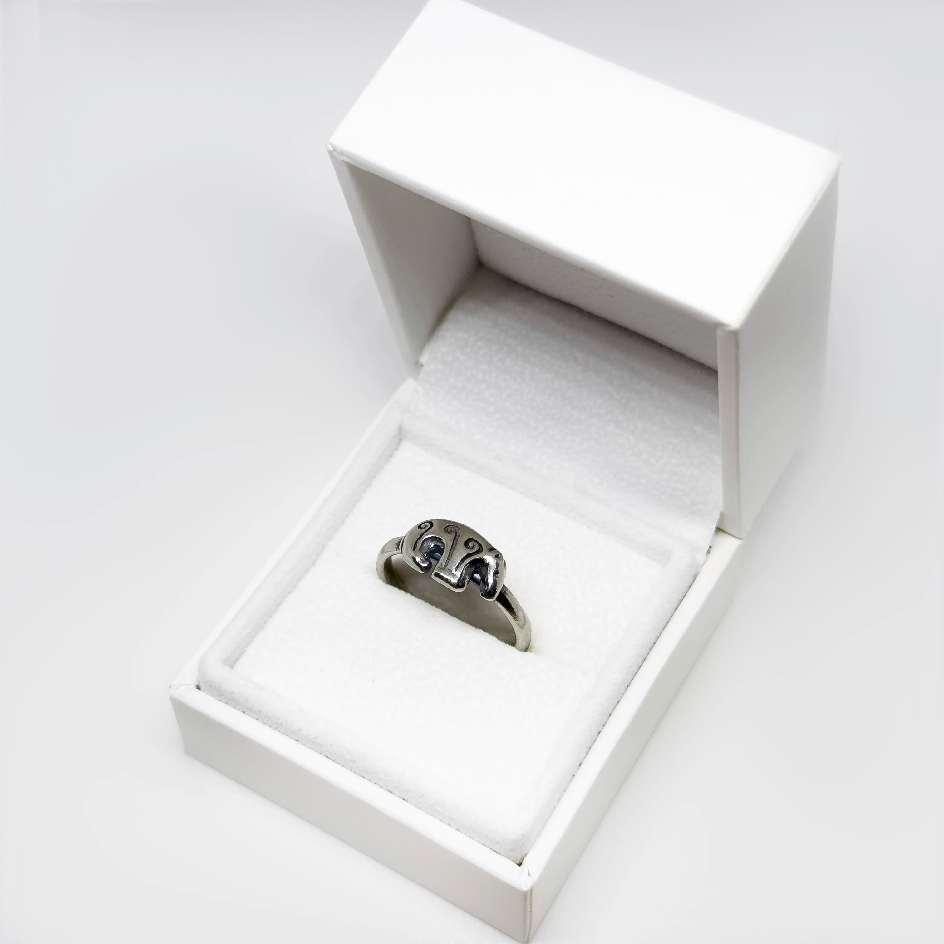 Kalevala Koru hopeinen Kalevankarhu sormus, koko 17.5