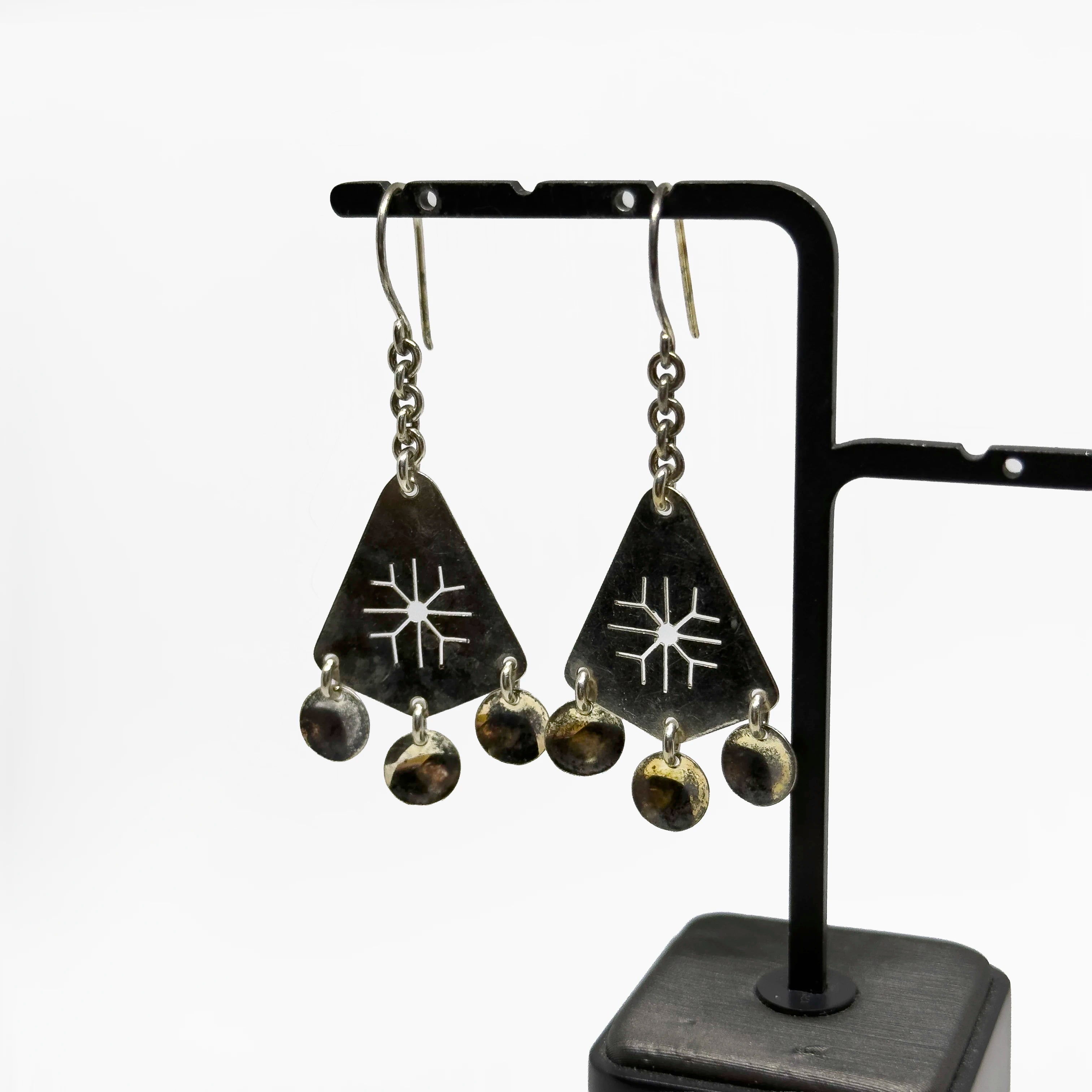 Juhls hopeiset Risku korvakorut