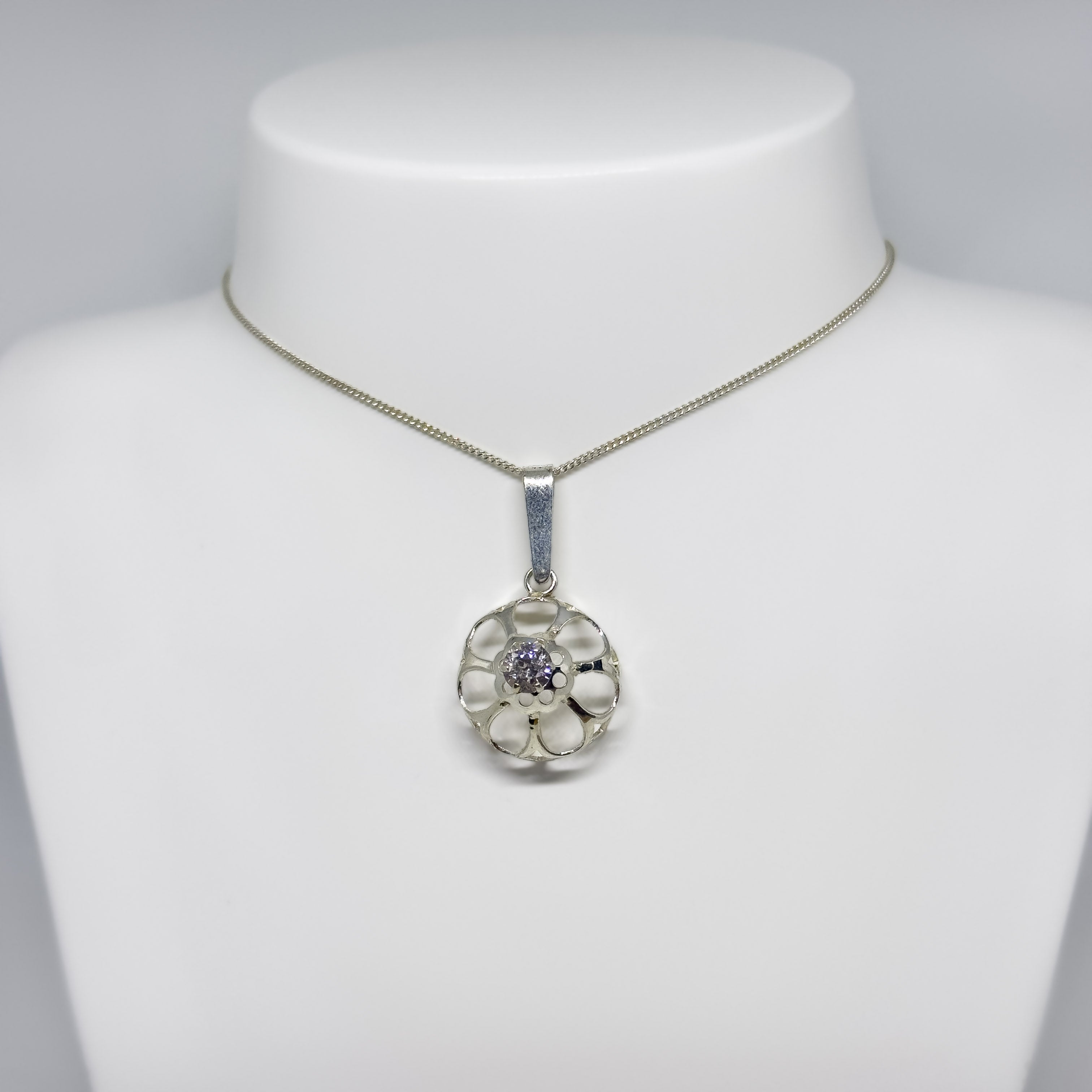 Pele-Kulta Lehtisalo hopeinen Zirkonia kaulakoru