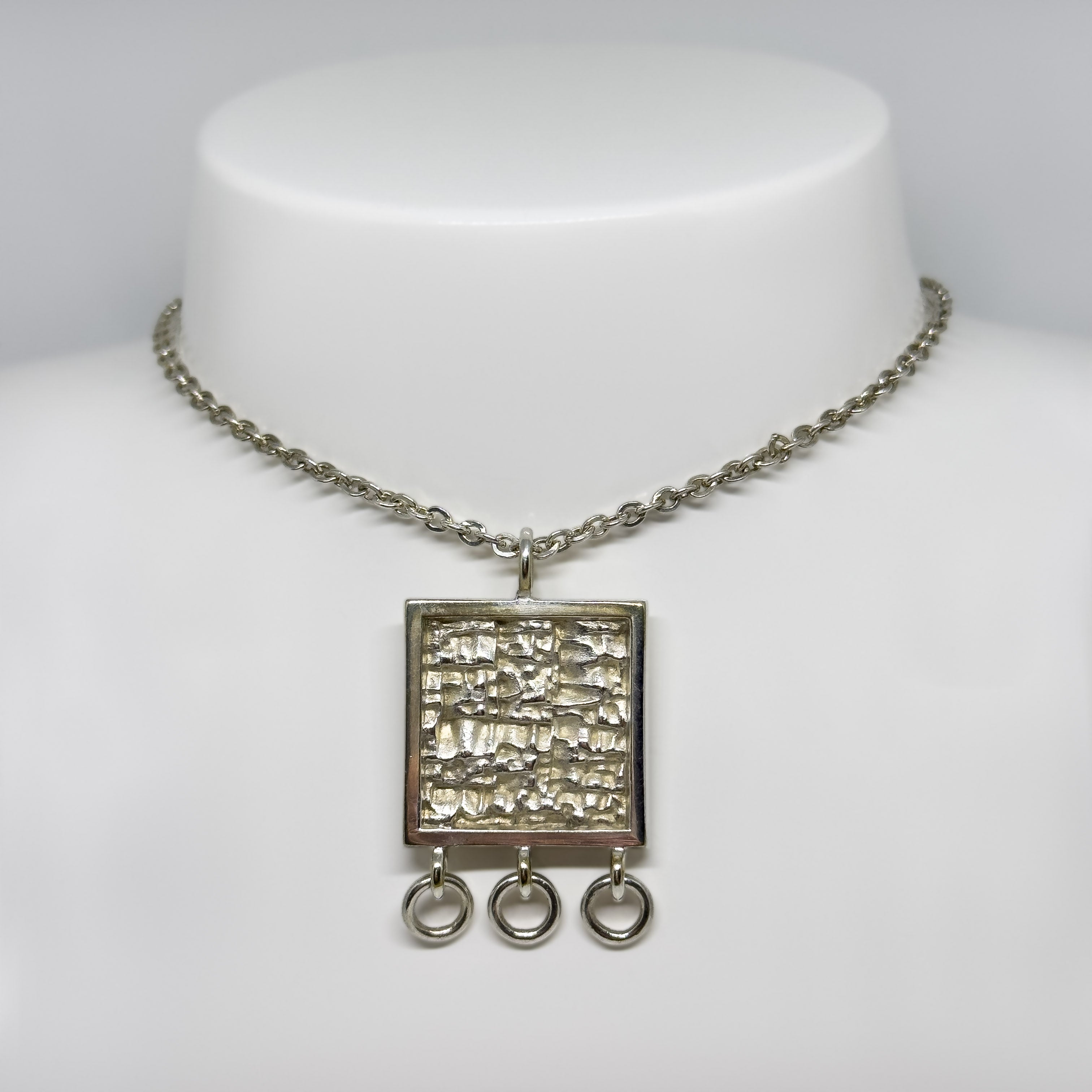 Jorma Laine hopeinen kaulakoru