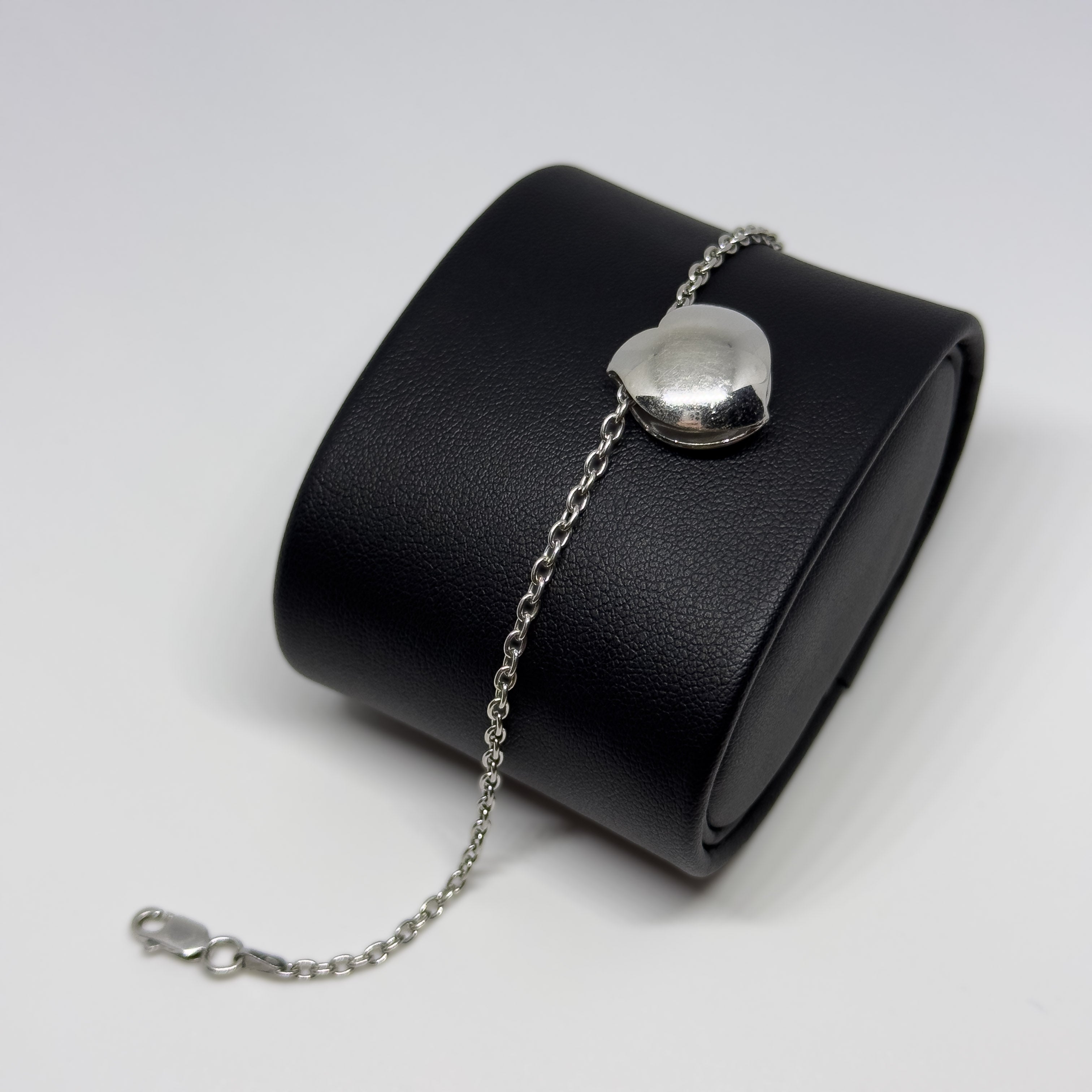 Lumoava hopeinen Hali rannekoru