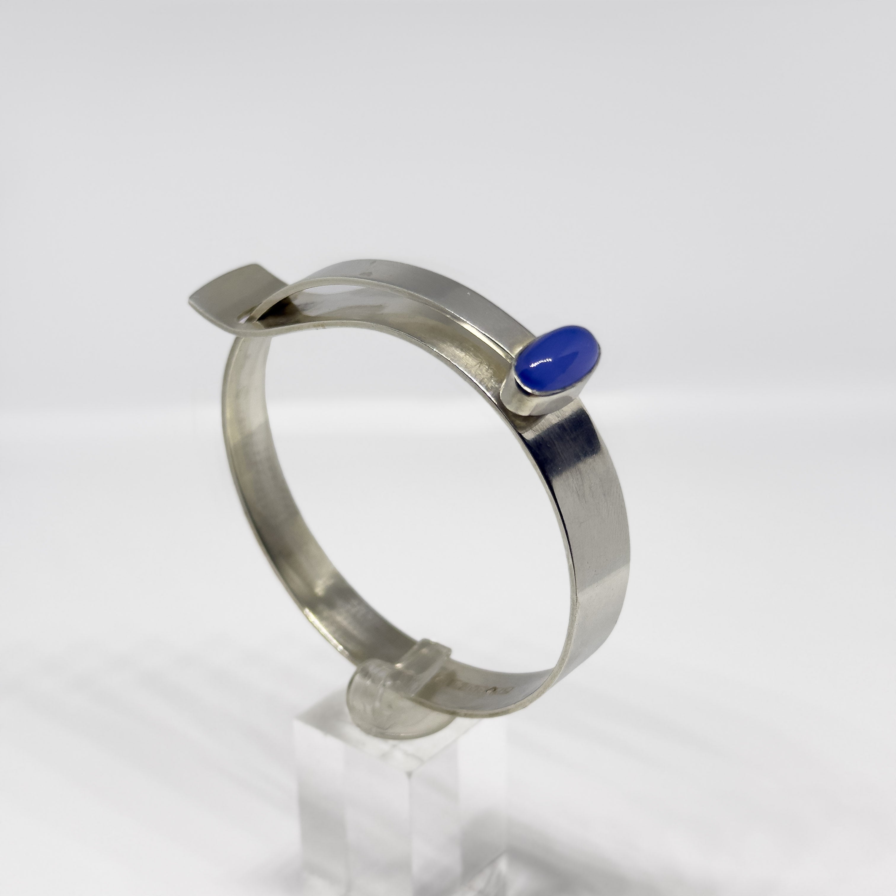 Elis Kaupin hopeinen Kalsedoni rannekoru