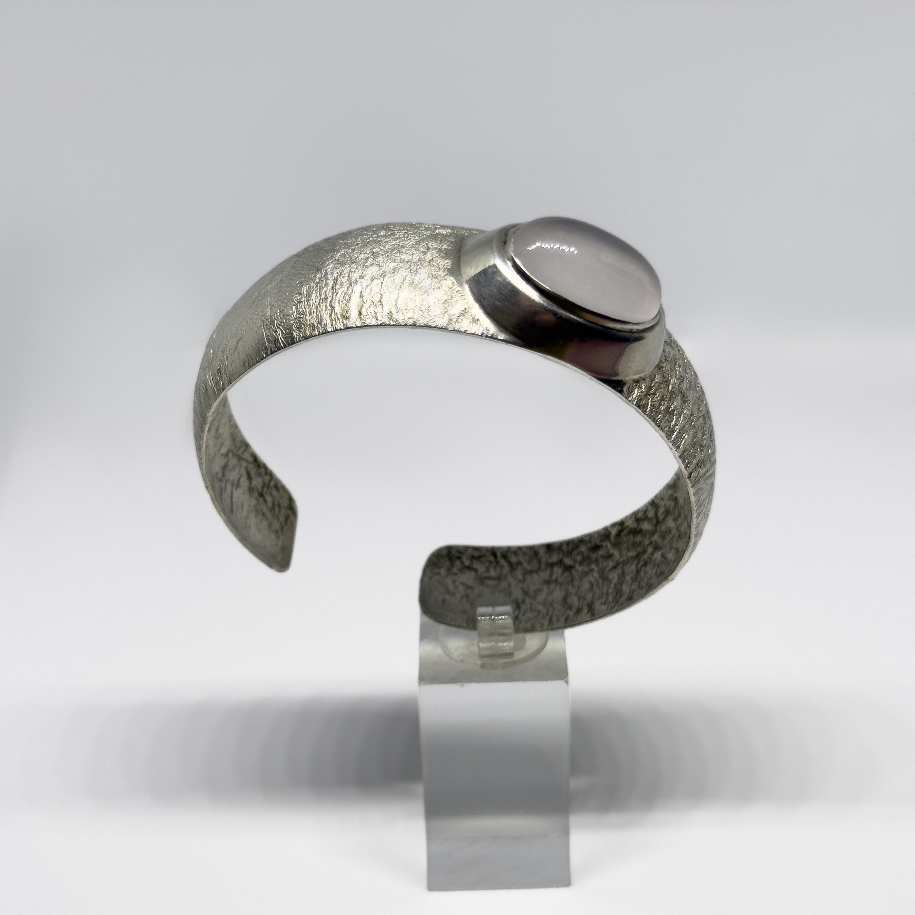 Turun Hopea hopeinen Ruusukvartsi rannekoru