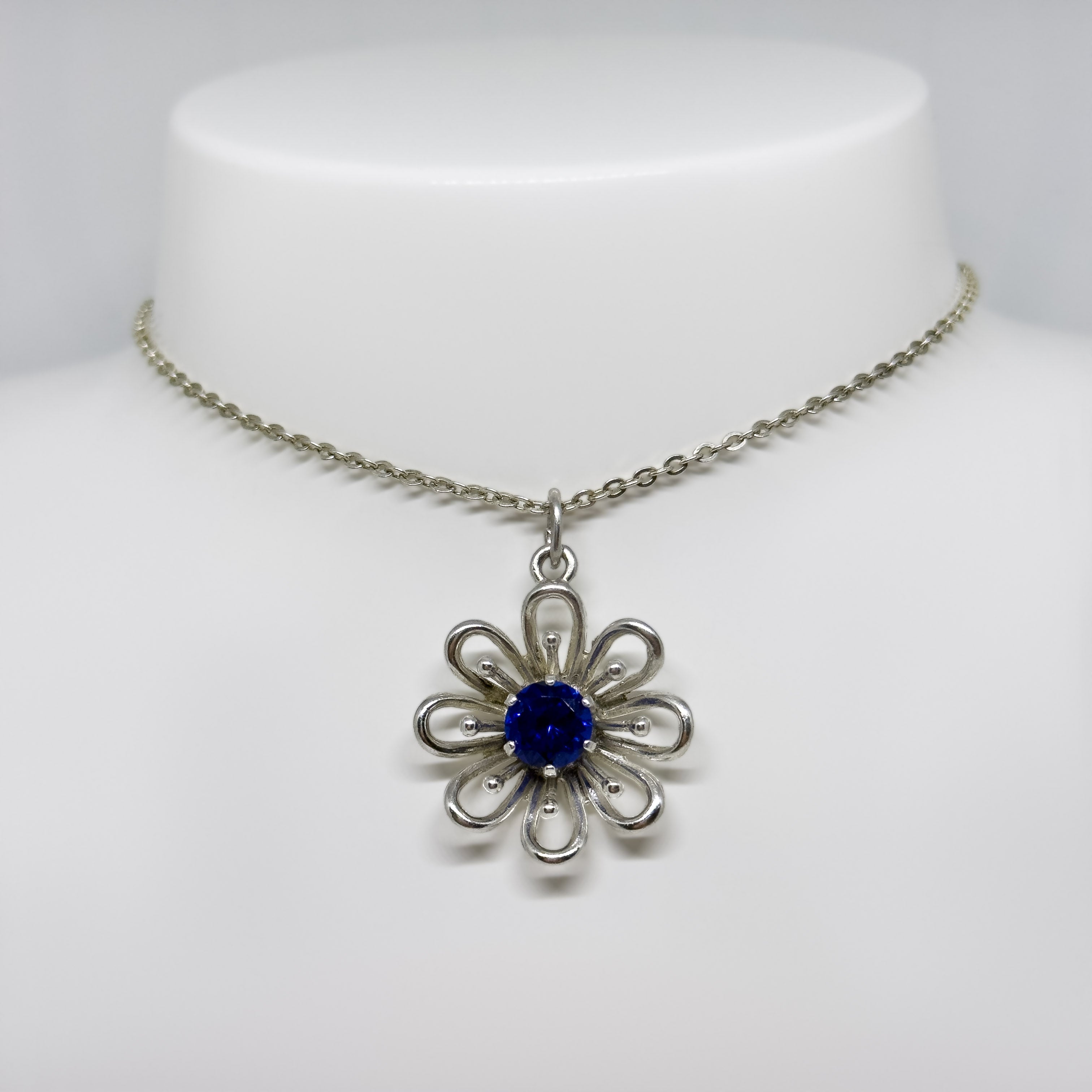 Pekka Aulin hopeinen Kukka riipus