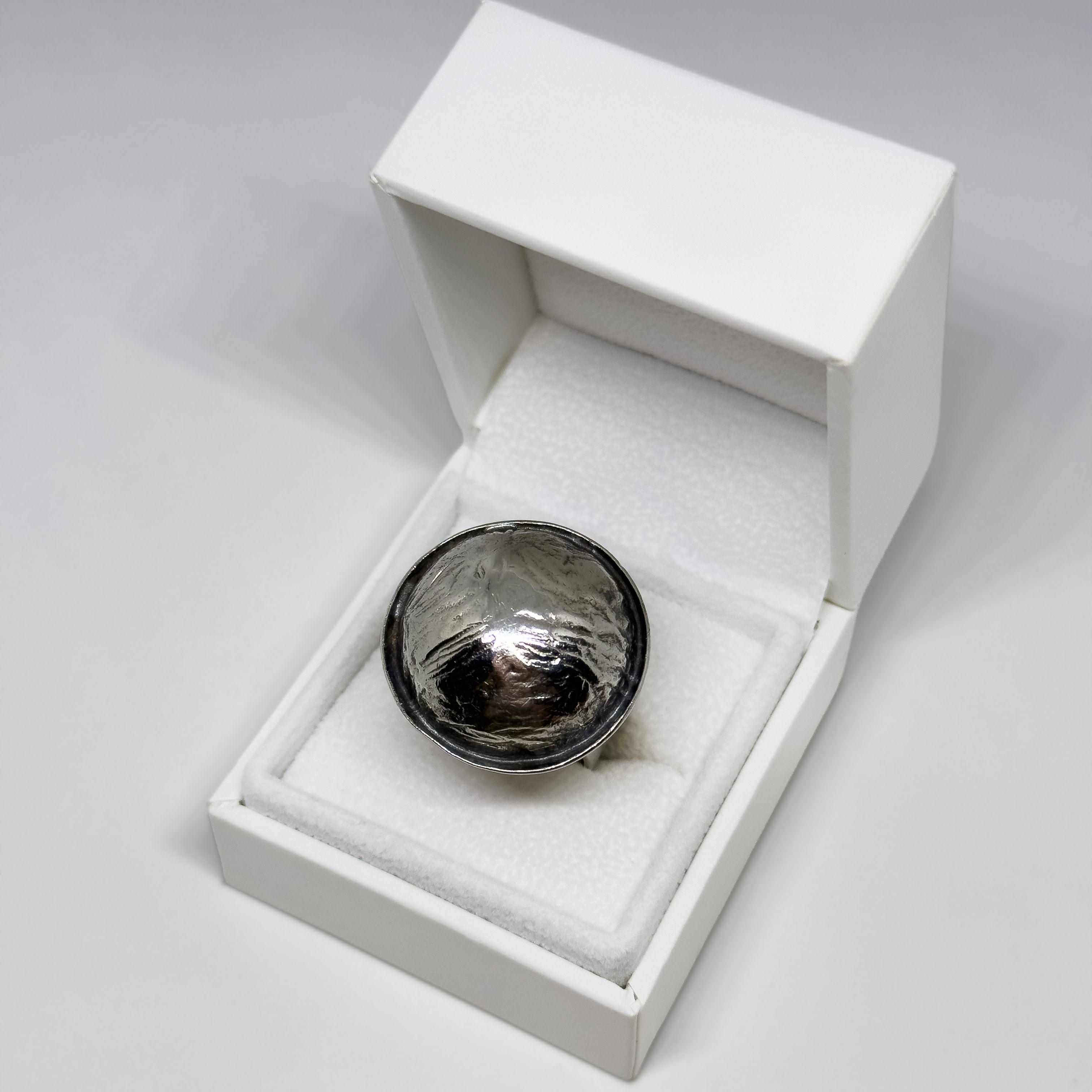 Kotimainen vanha hopeasormus, koko 17+