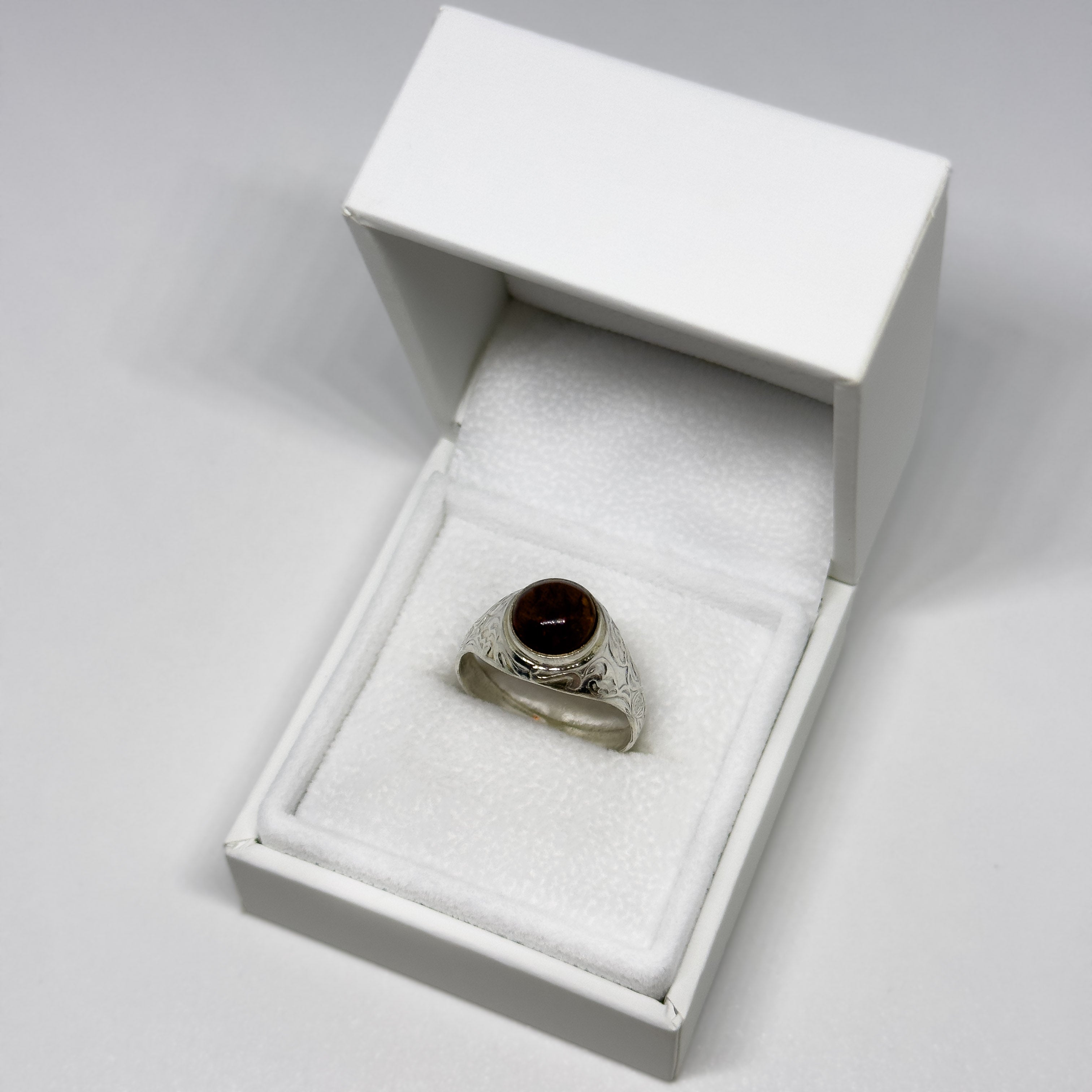 Vanha hopeinen Meripihka sormus, koko 18+