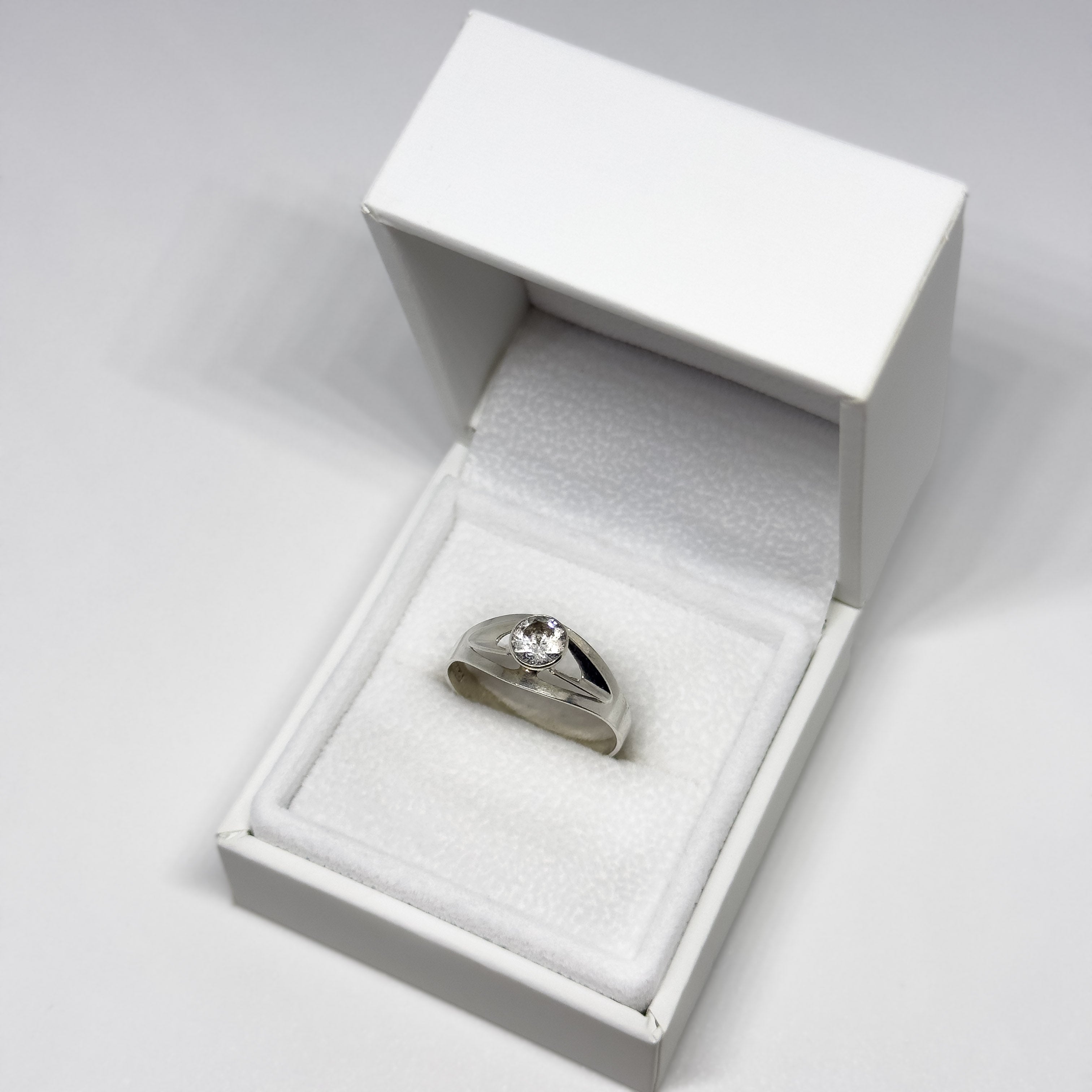 Turun Kultapaja hopeinen Zirkonia sormus, koko 18