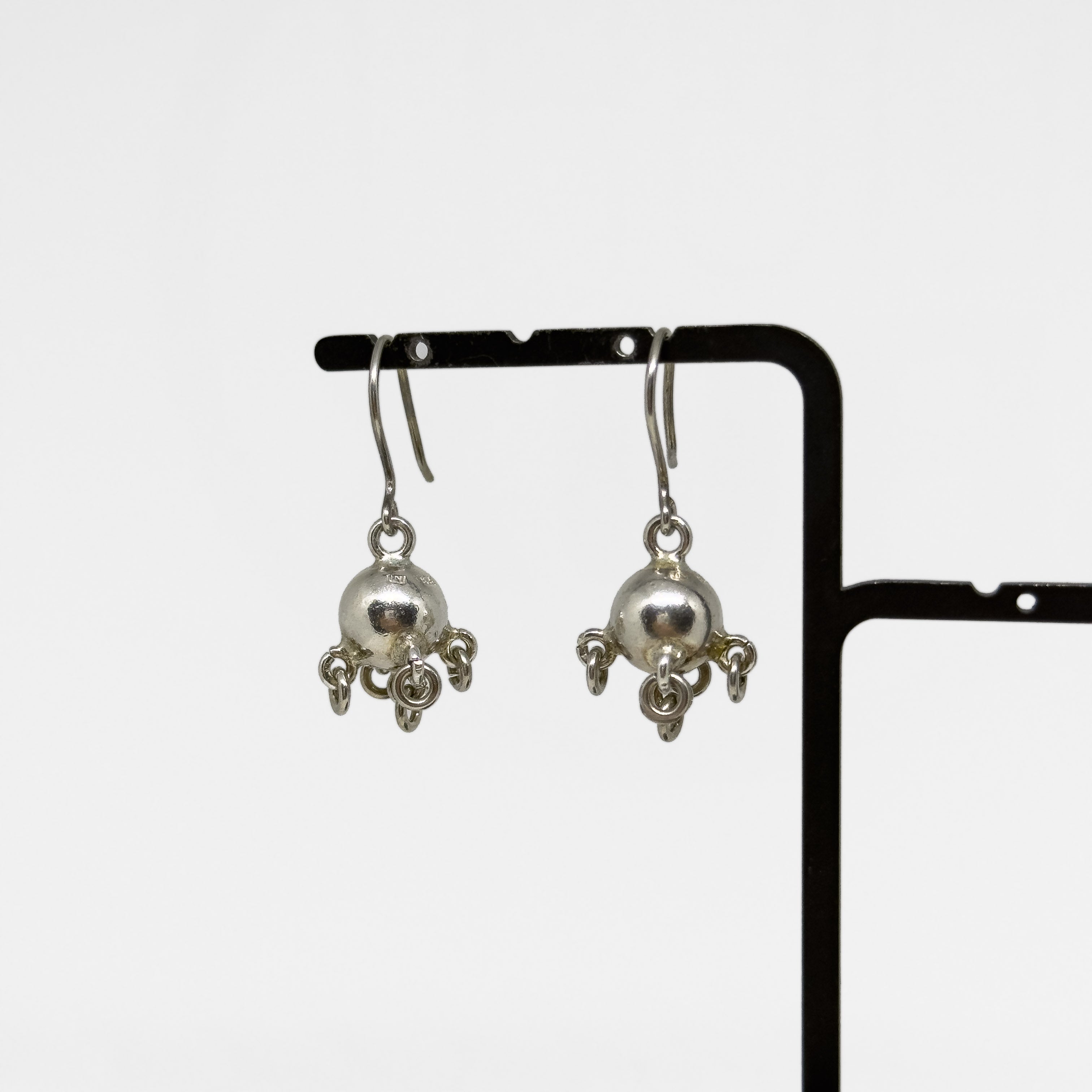 Inarin Hopea hopeiset Komsiopallo korvakorut