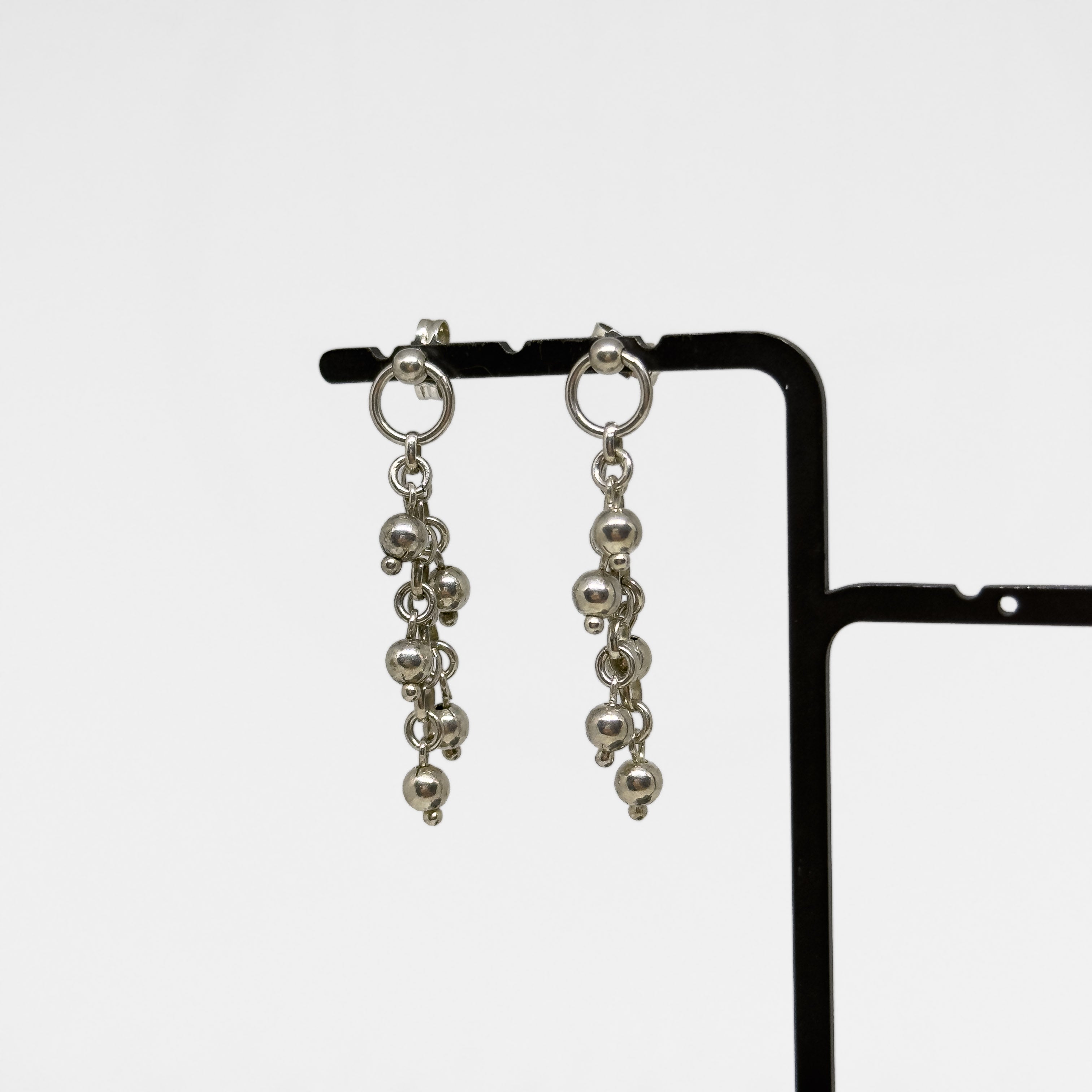 Hopeiset Pallo korvakorut