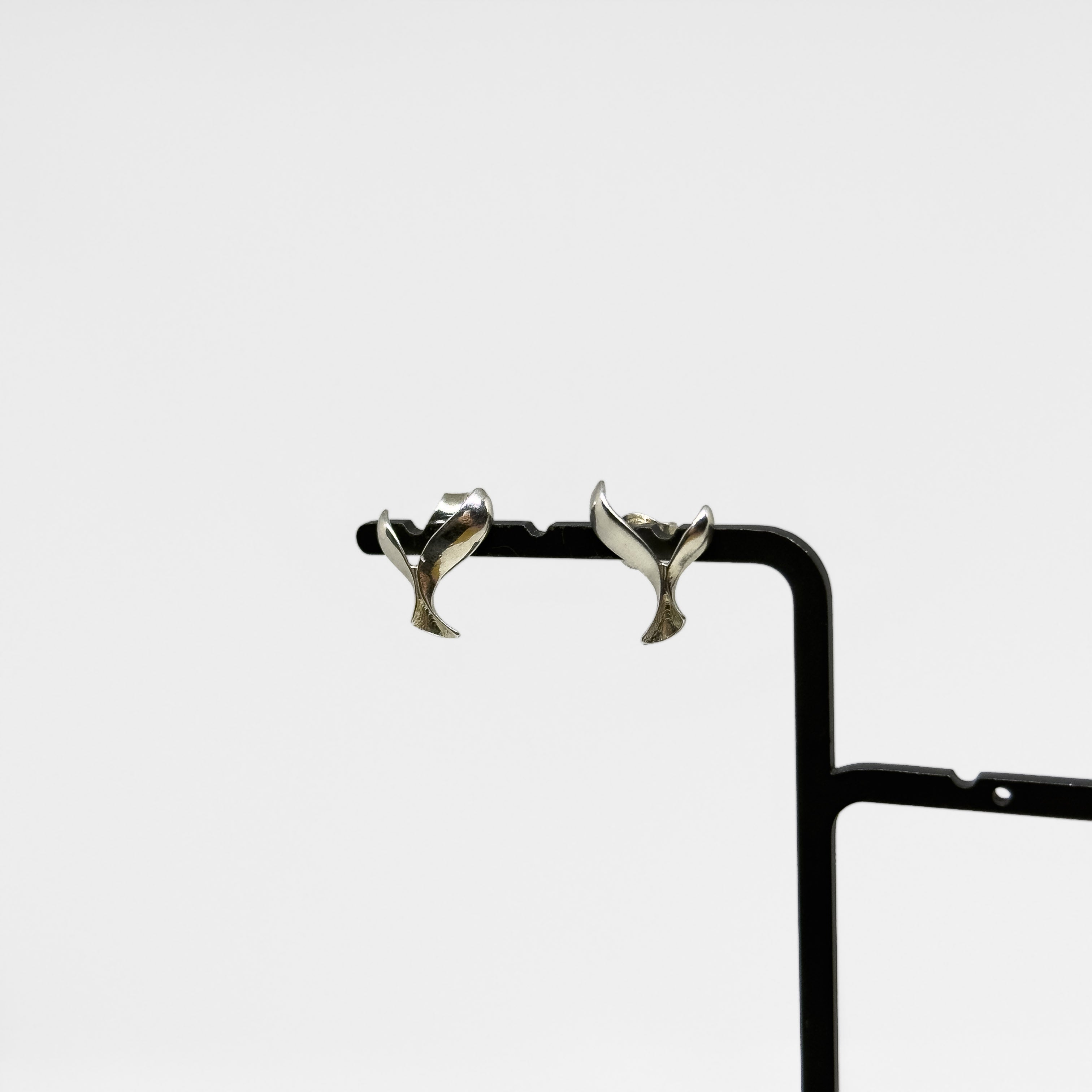 Lumoava Rauha hopeiset korvakorut