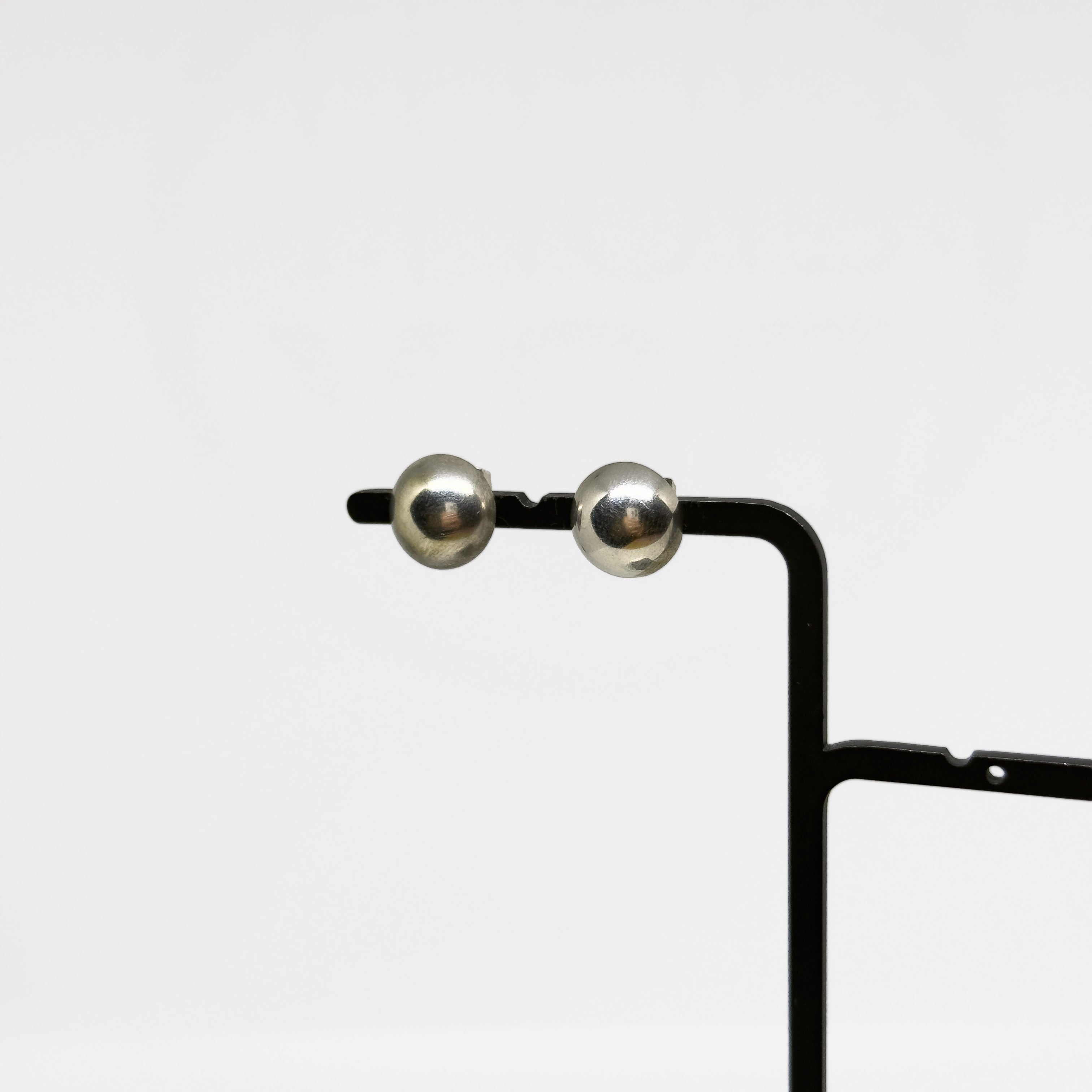 Martti Viikinniemi hopeiset puolipallo korvakorut