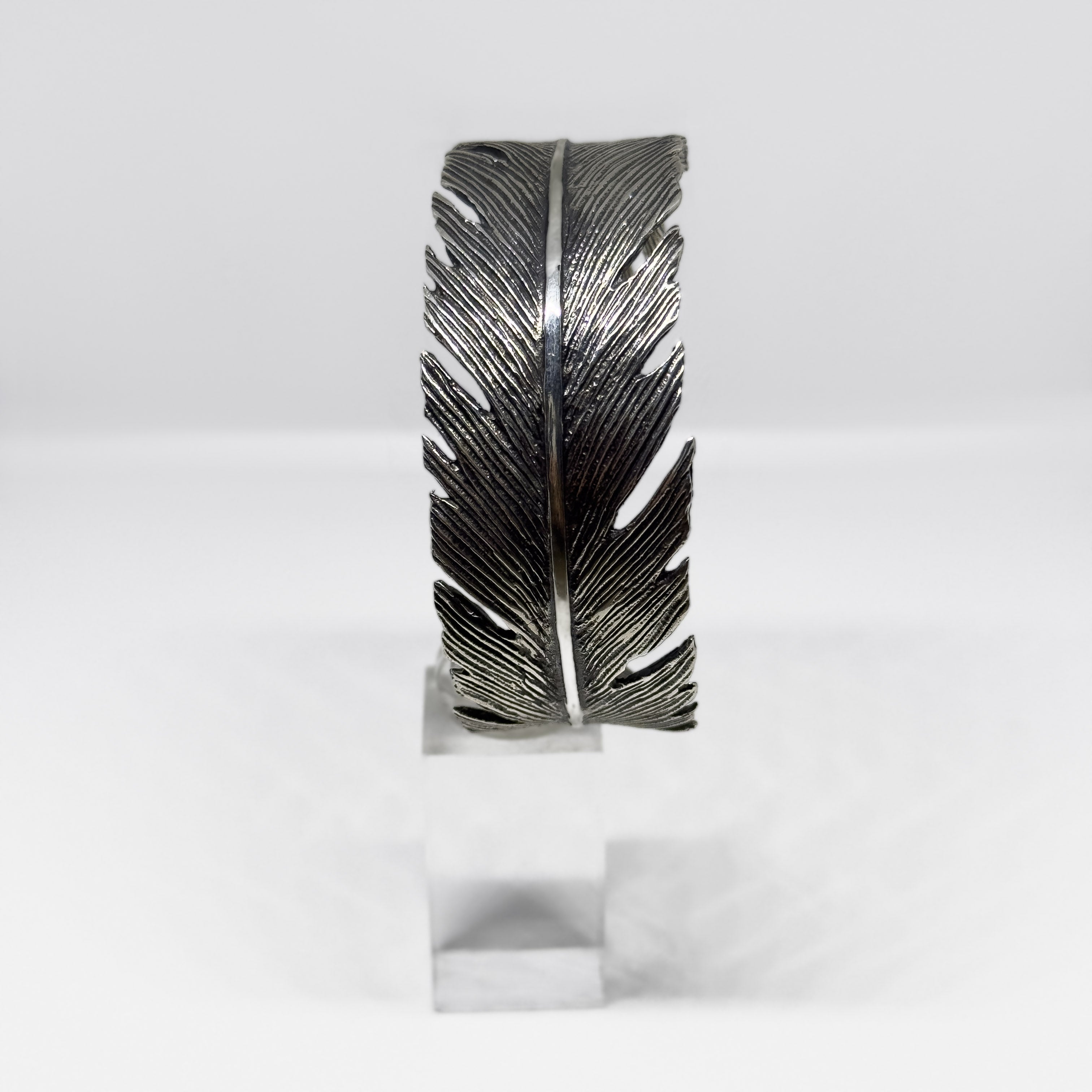 Hopeinen Sulka rannekoru