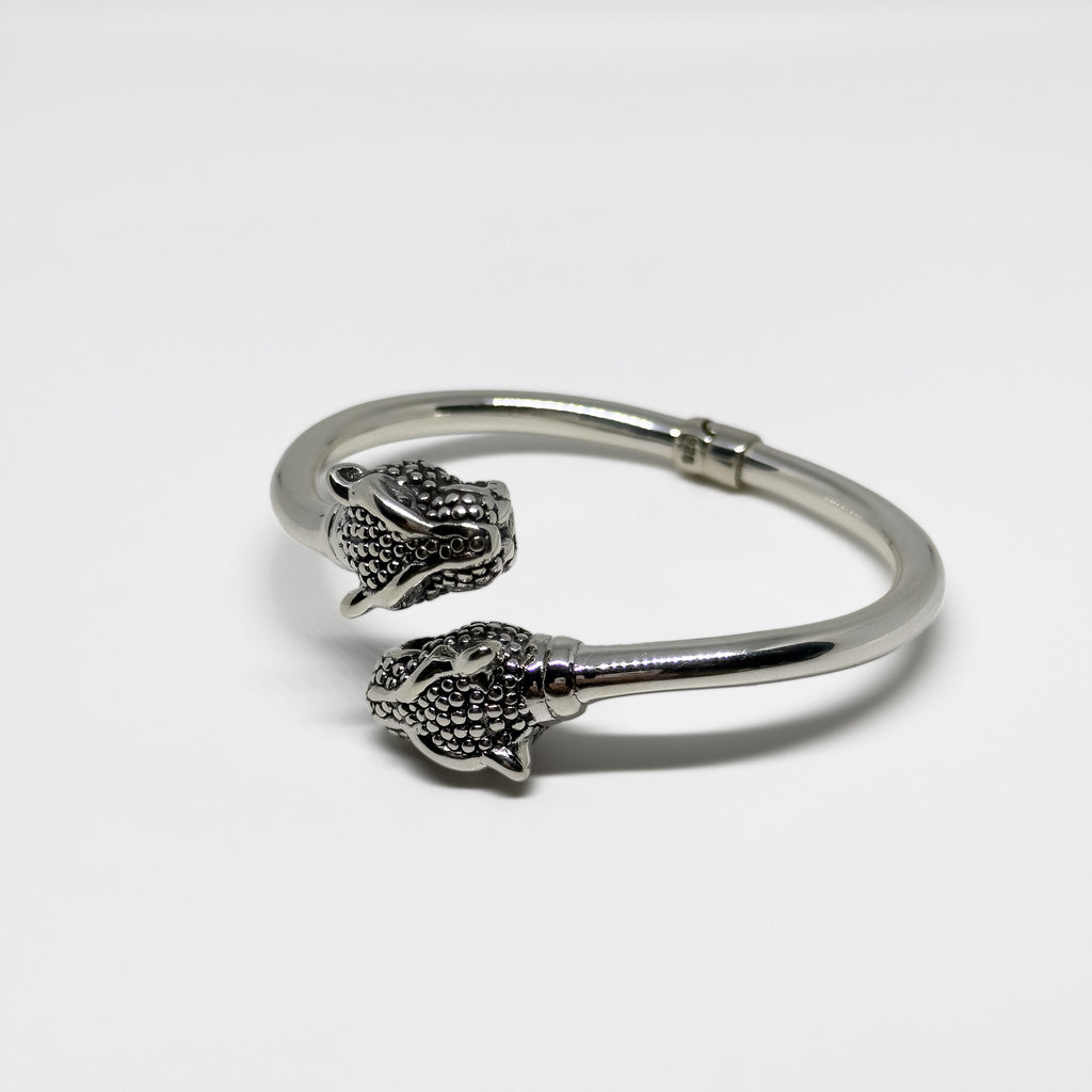 Hopeinen Leopardi rannekoru