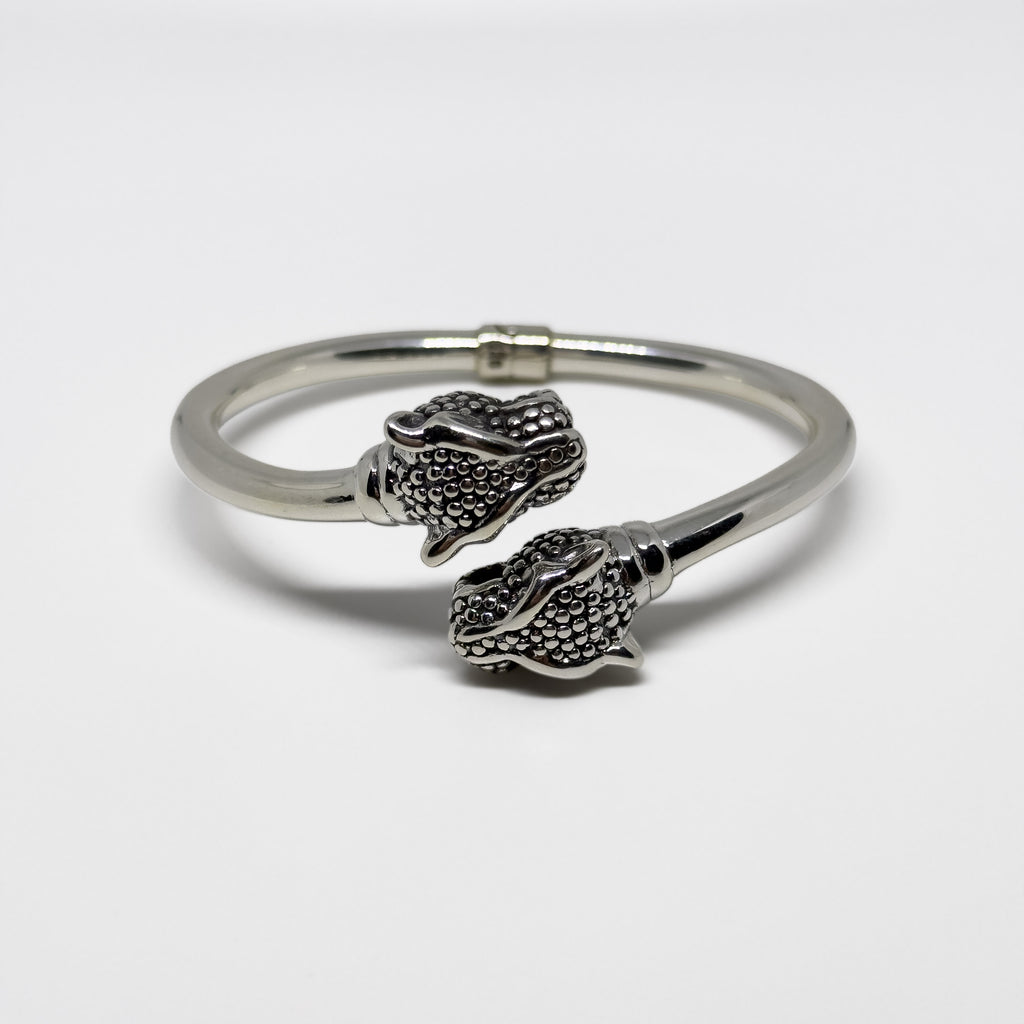 Hopeinen Leopardi rannekoru