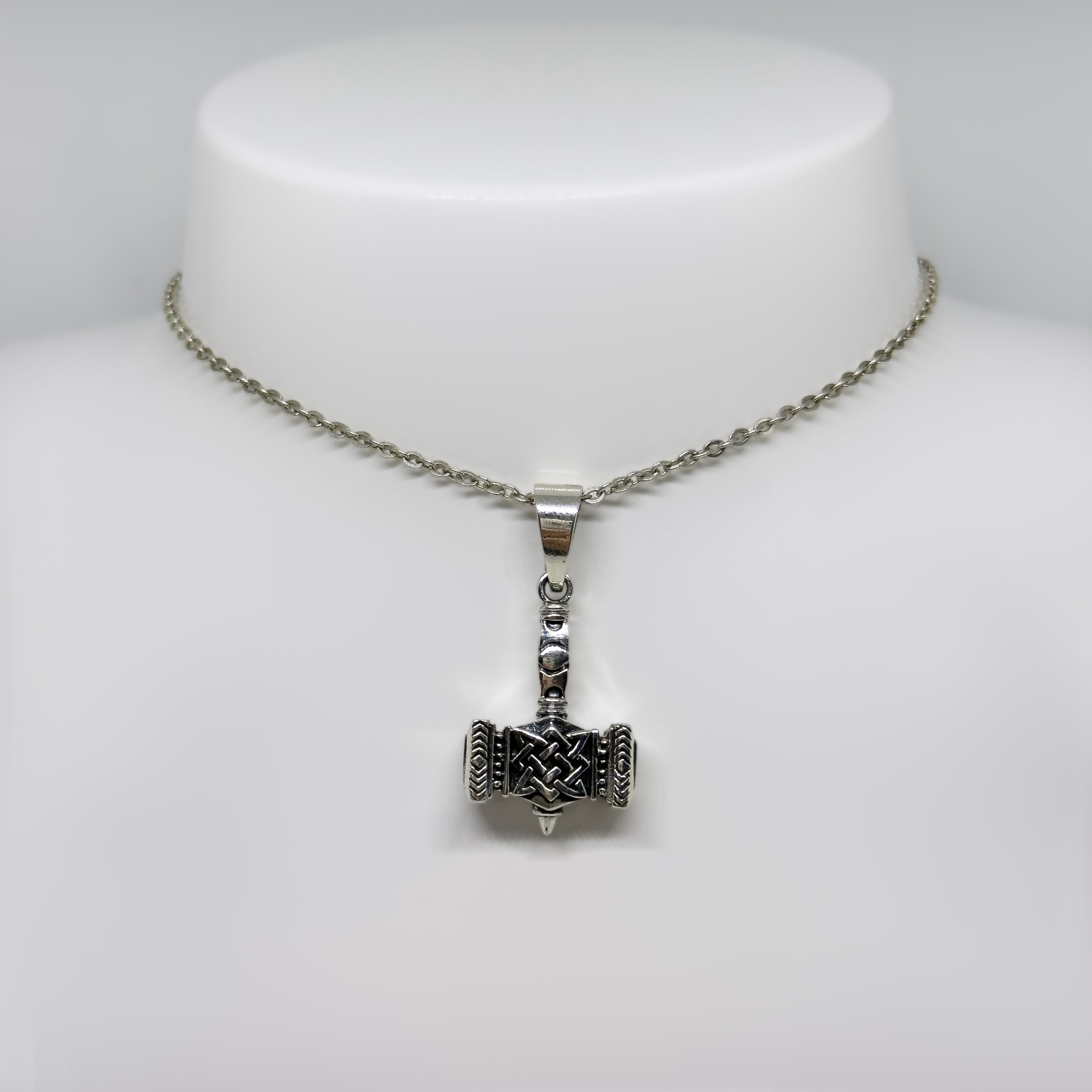 Hopeinen Vasara riipus