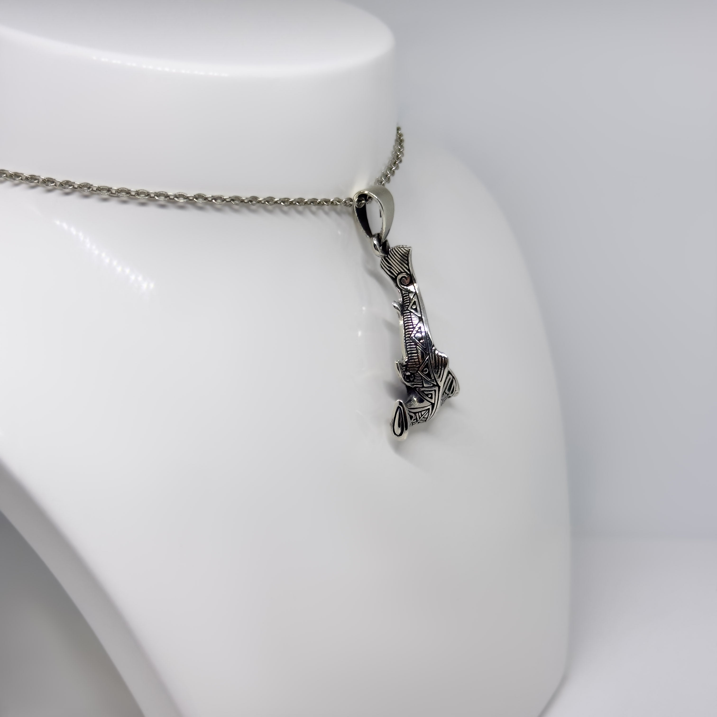 Hopeinen Vasarahai riipus