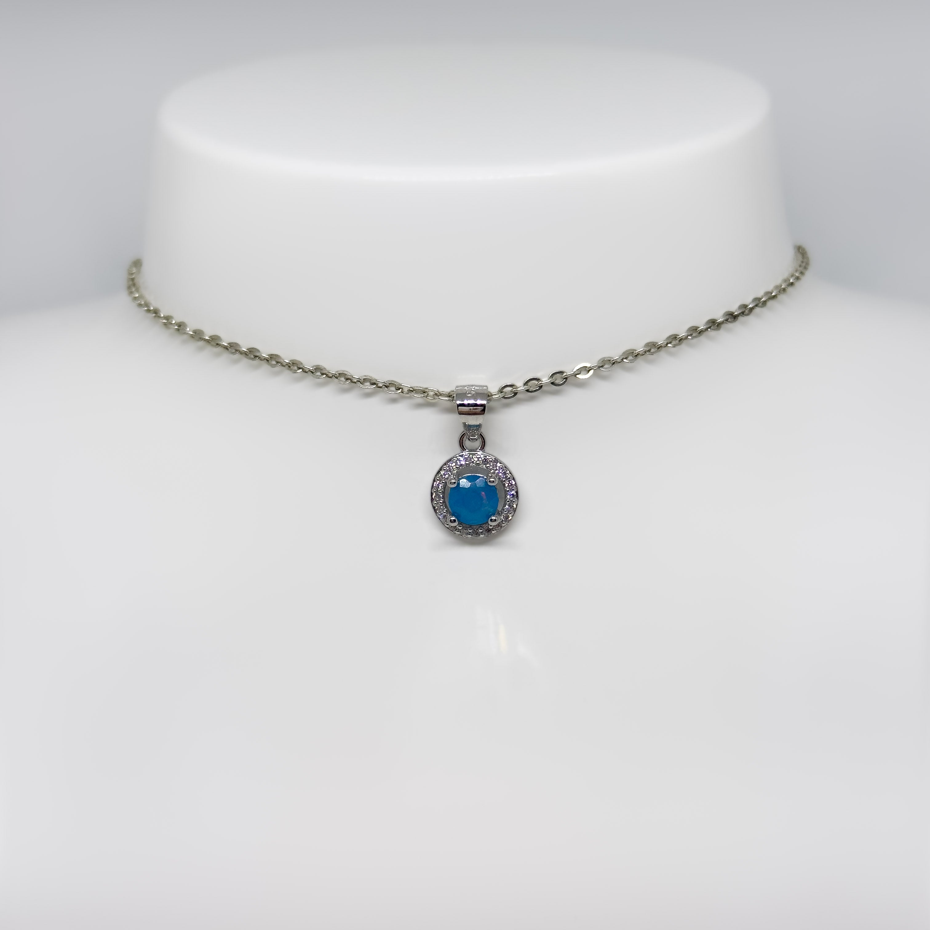 Hopeinen Etiopian Opaali & Kristalli riipus