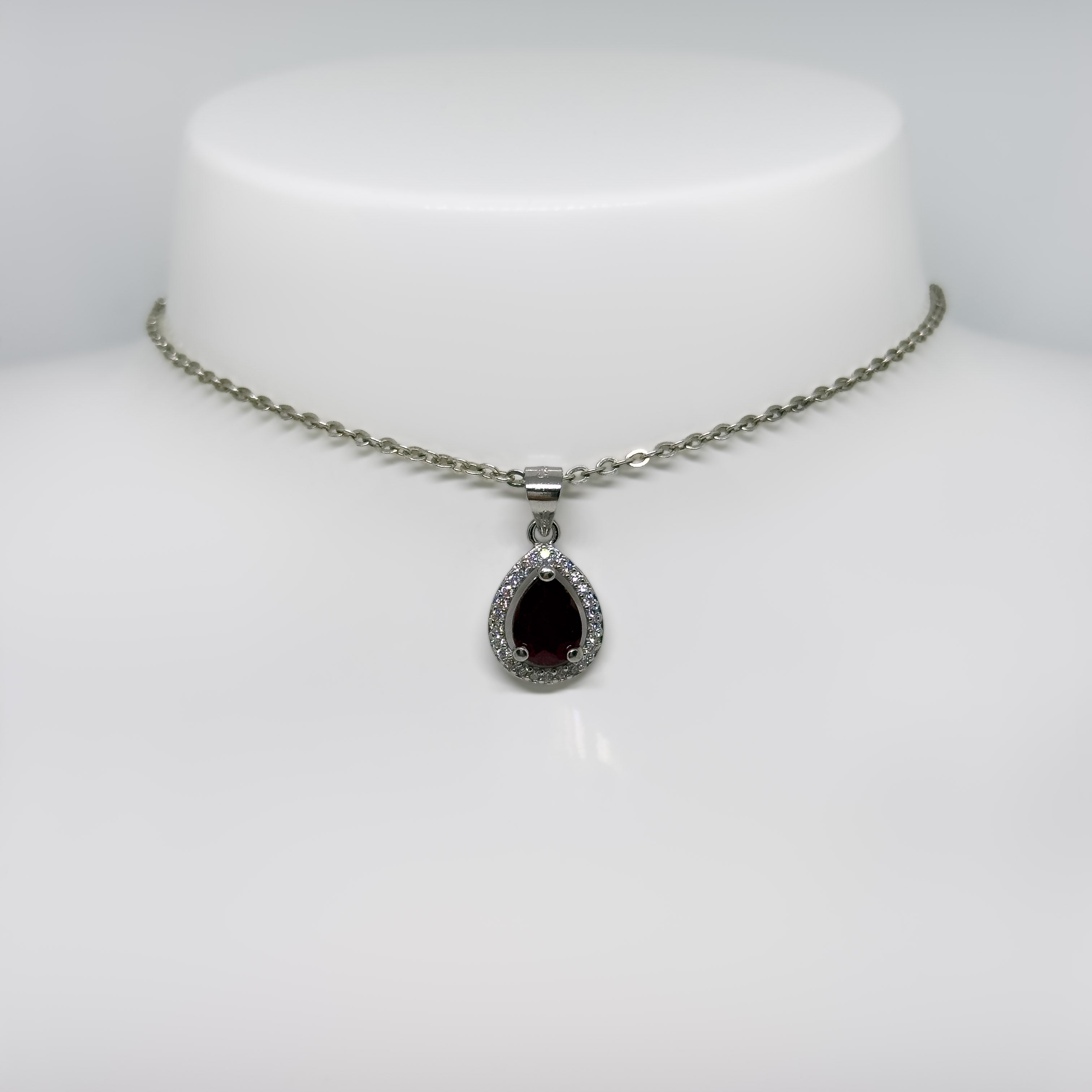 Hopeinen Rubiini & Kristalli riipus