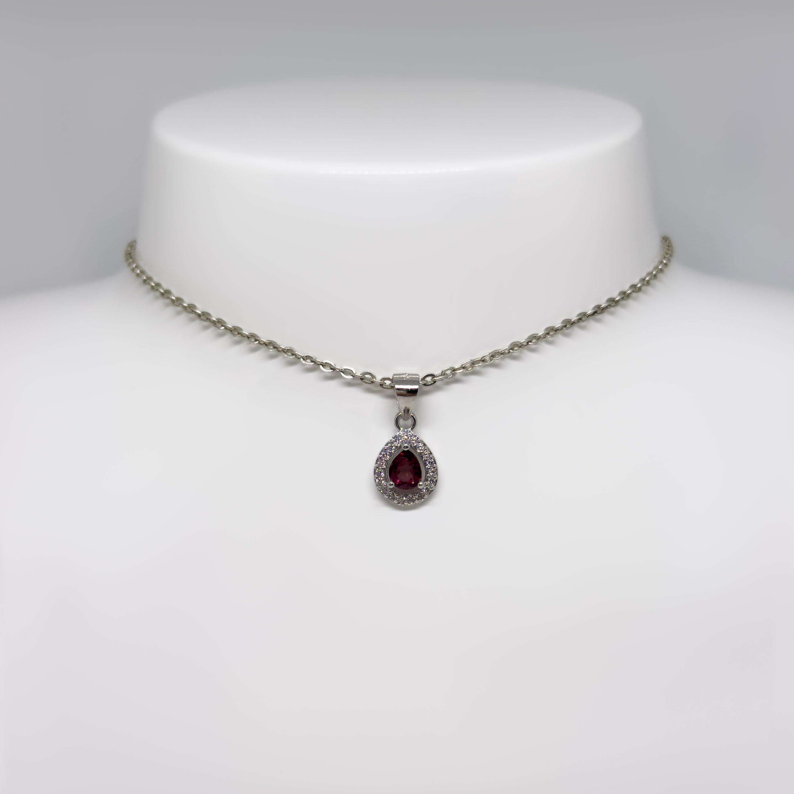 Hopeinen Rhodoliitti & Kristalli Kyynel riipus