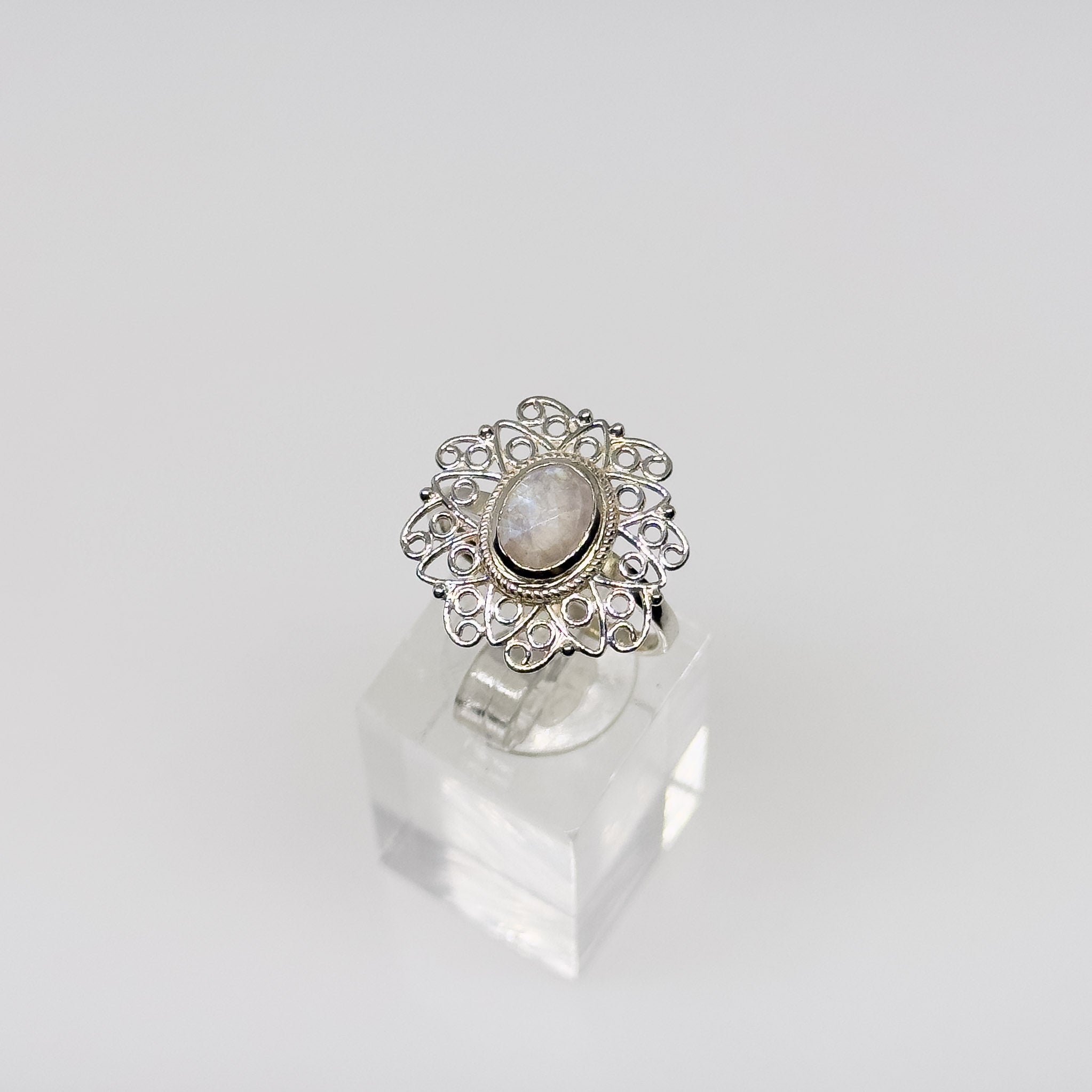 Hopeinen Kuukivi sormus, koko 19-