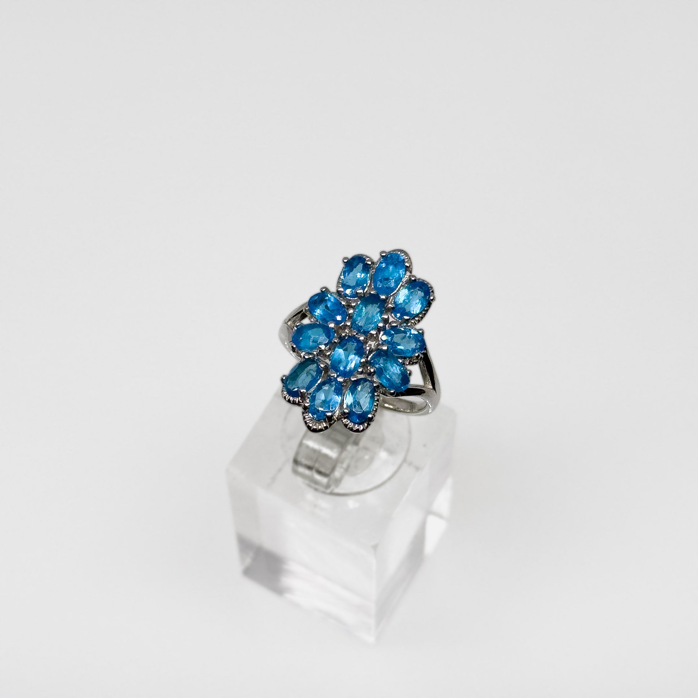 Silver Topaz ring