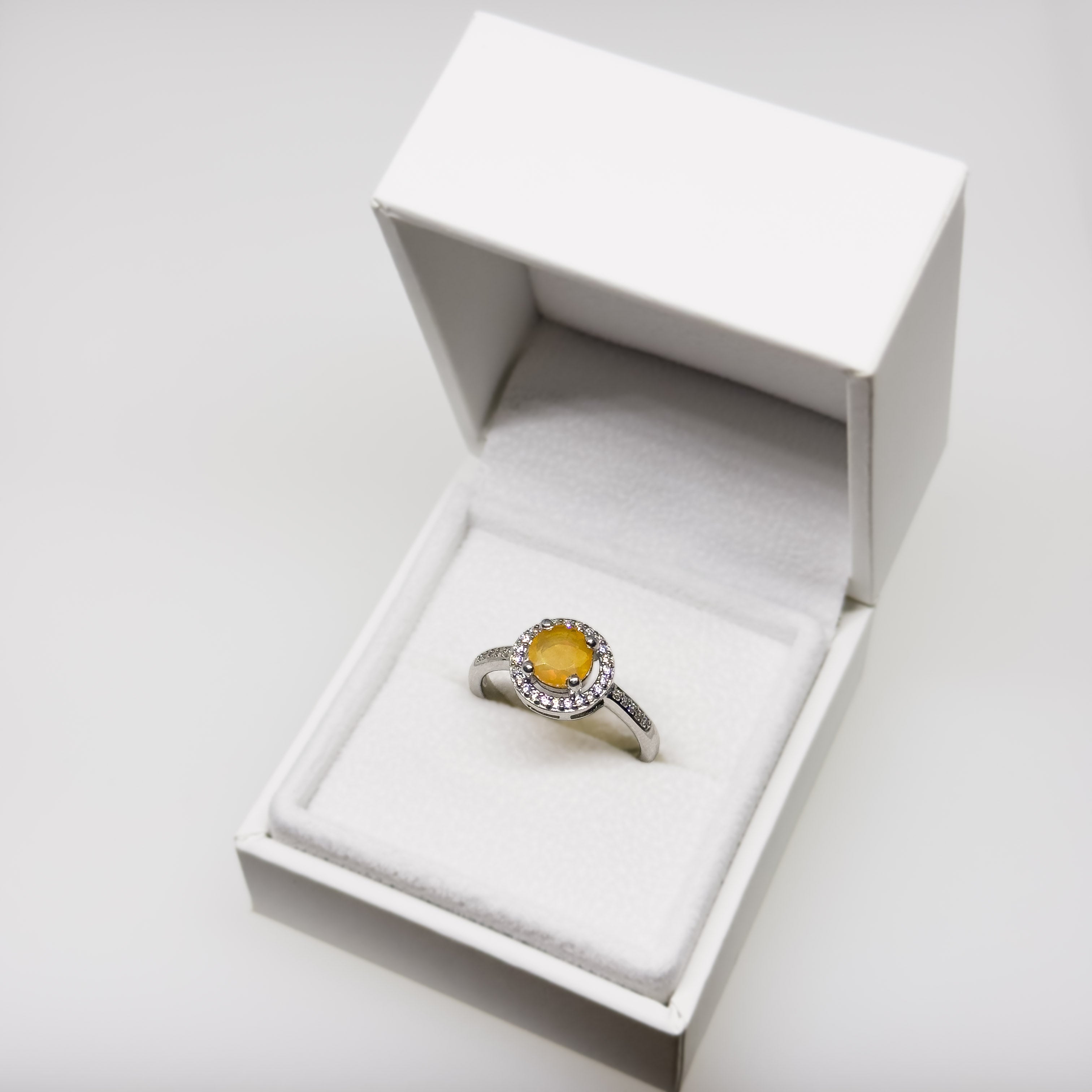 Hopeinen Tuliopaali & Kristalli sormus, koko 17+