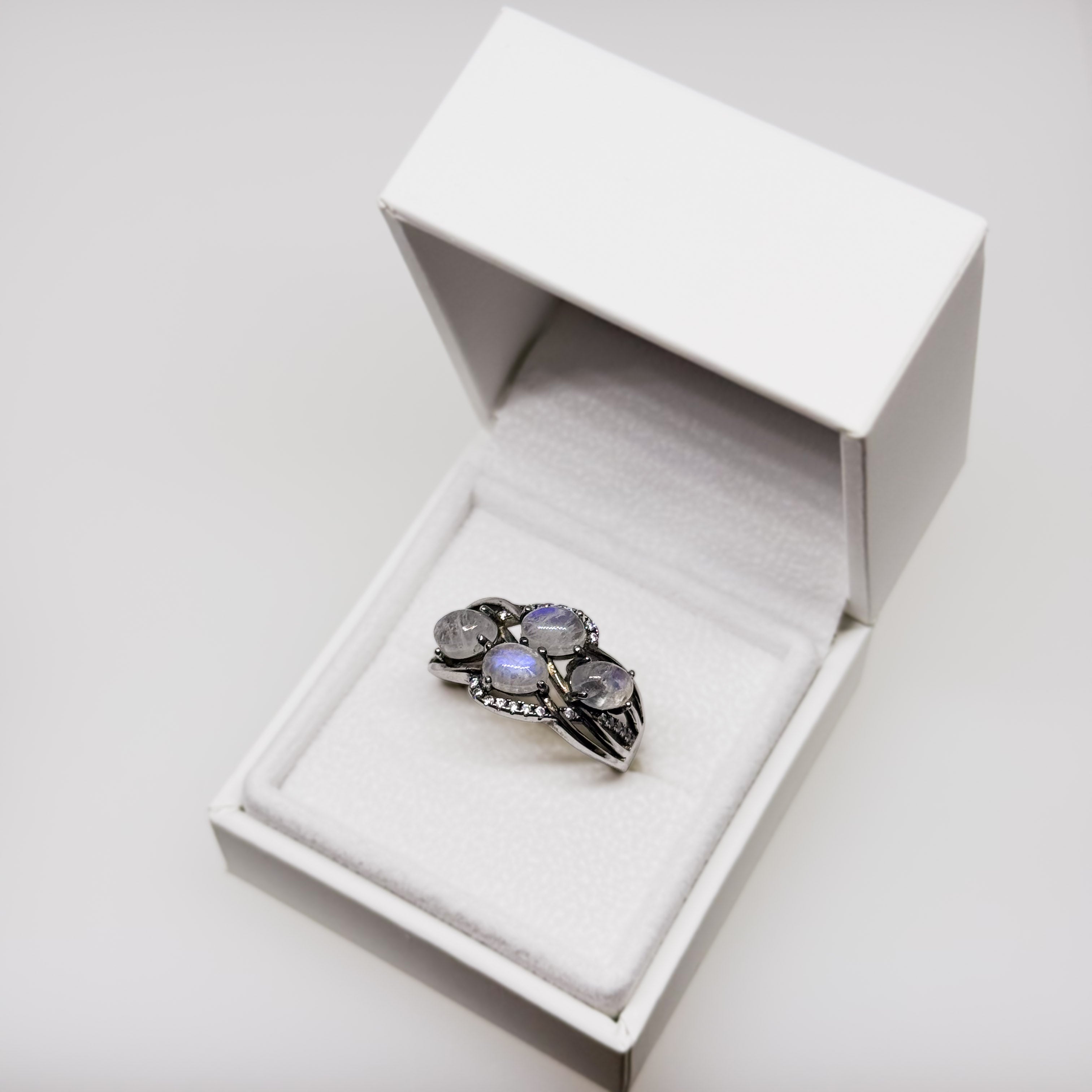 Hopeinen Kuukivi & Kristalli sormus, koko 18+