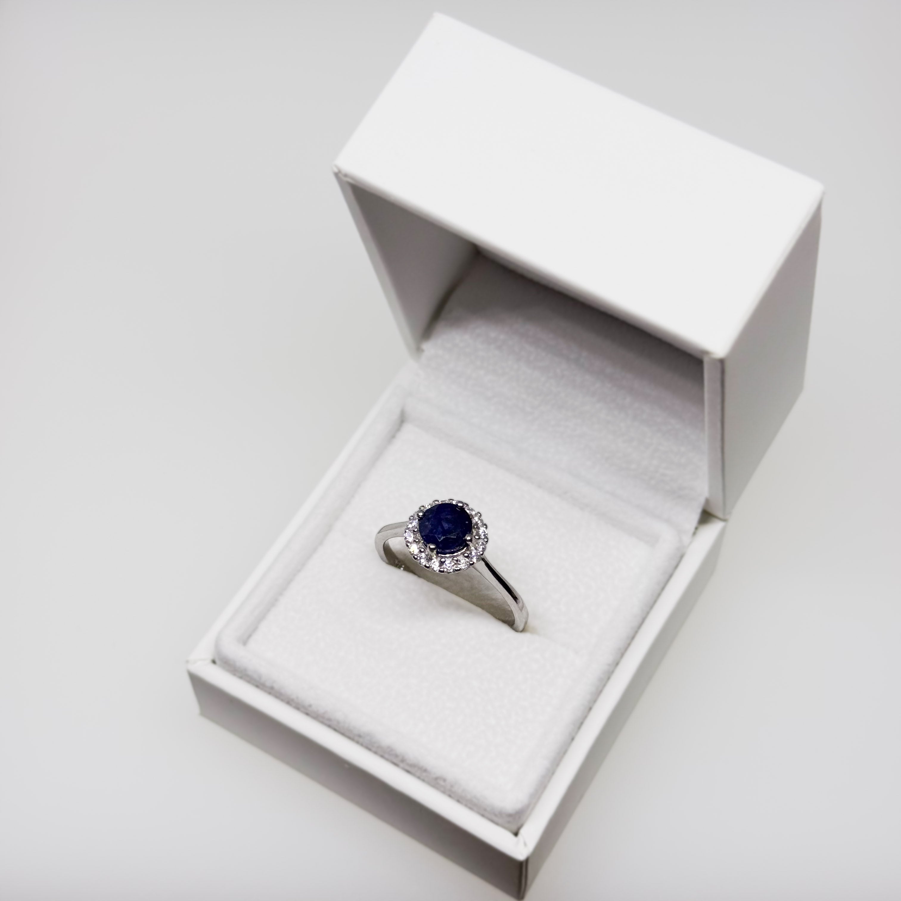 Hopeinen Sinisafiiri & Kristalli sormus, koko 18+